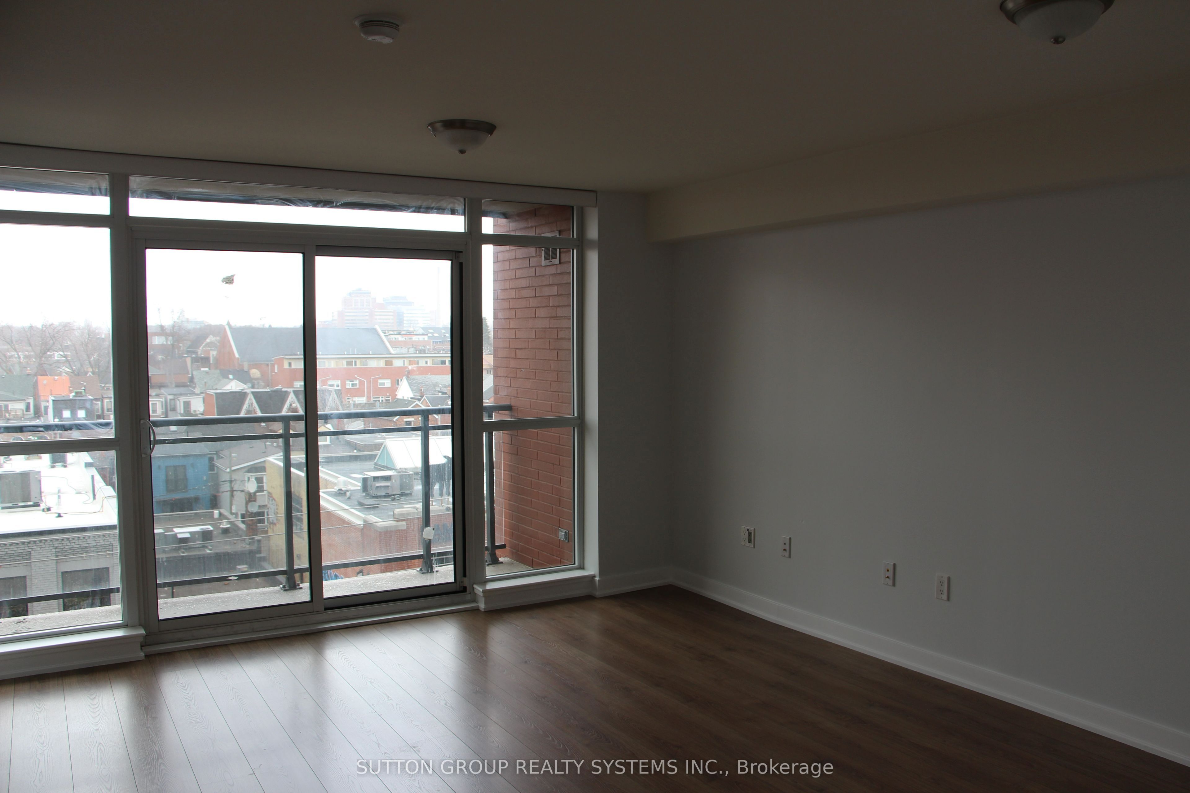 775 King Street W 518 Property Photo 6