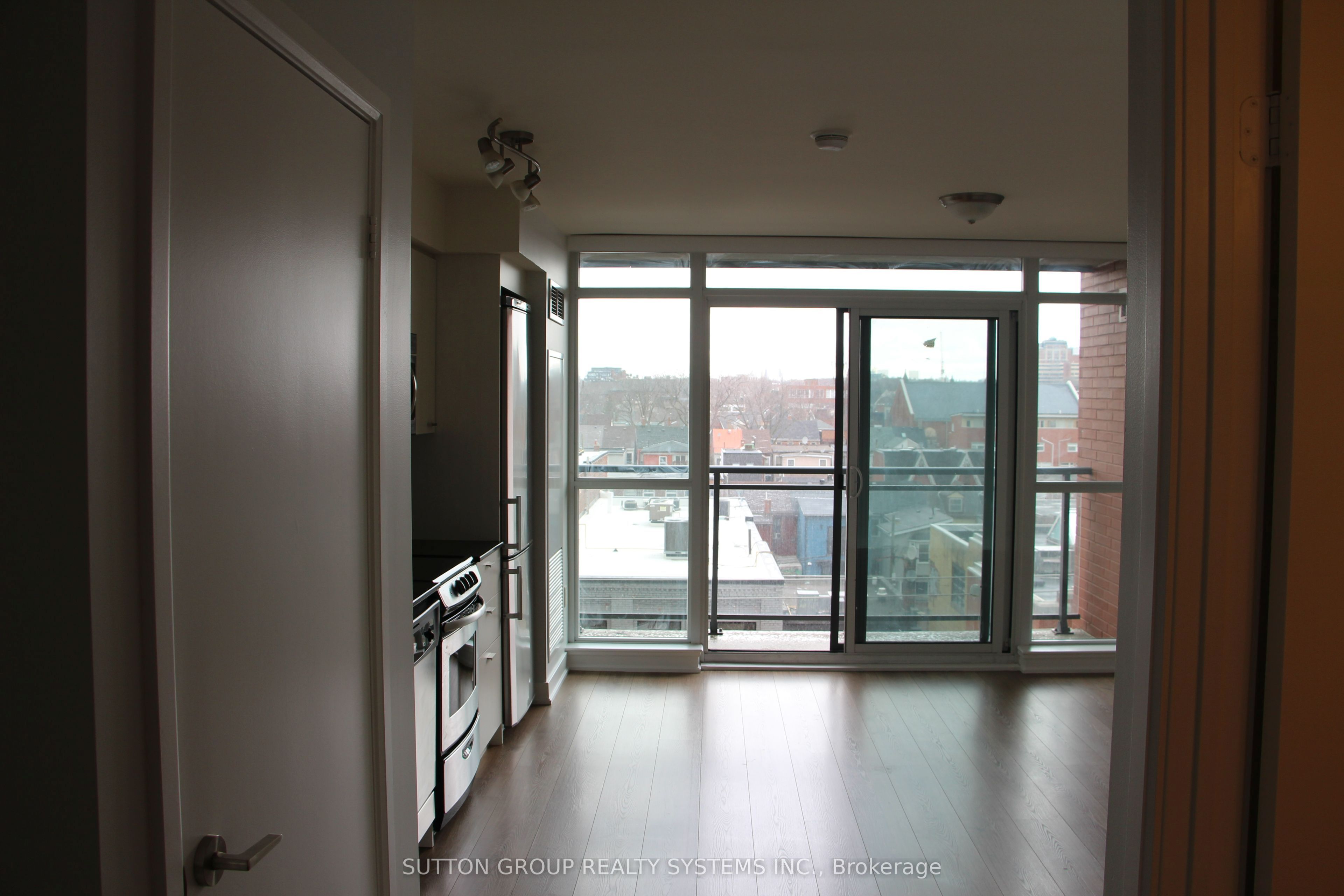 775 King Street W 518 Property Photo 10