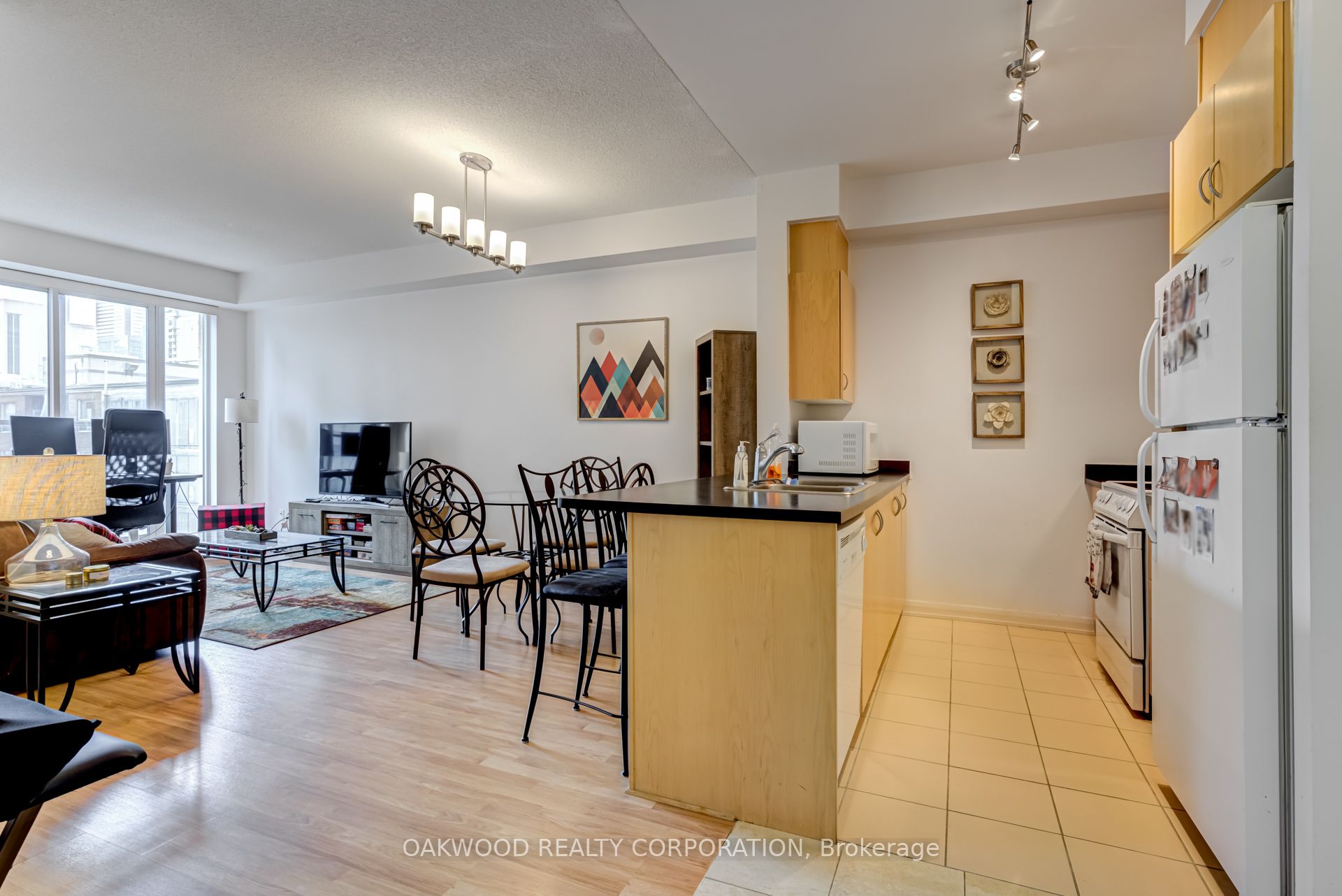 #710 - 18 Beverley Street Property Photo 7