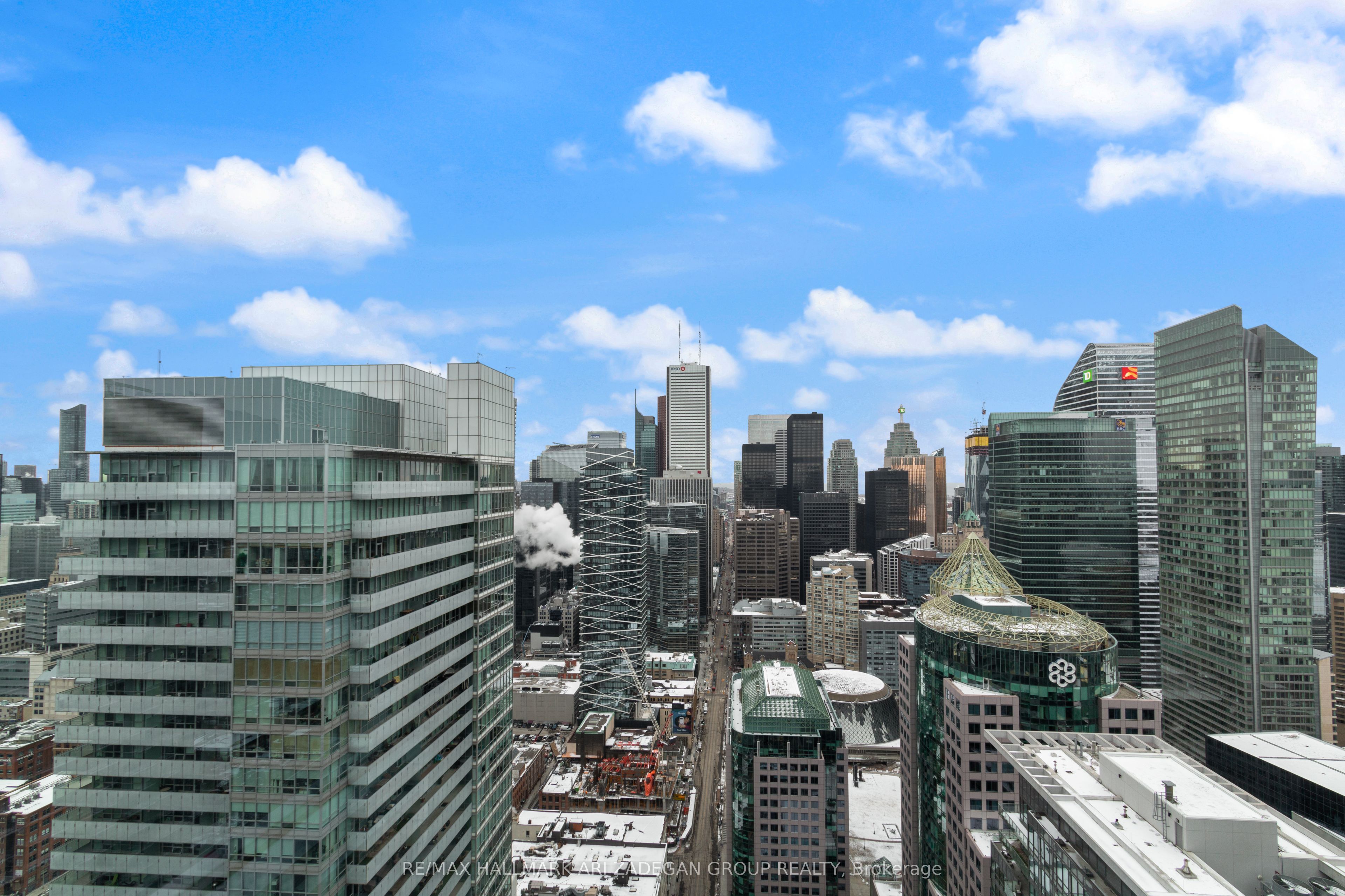#4706 - 327 King Street Property Photo