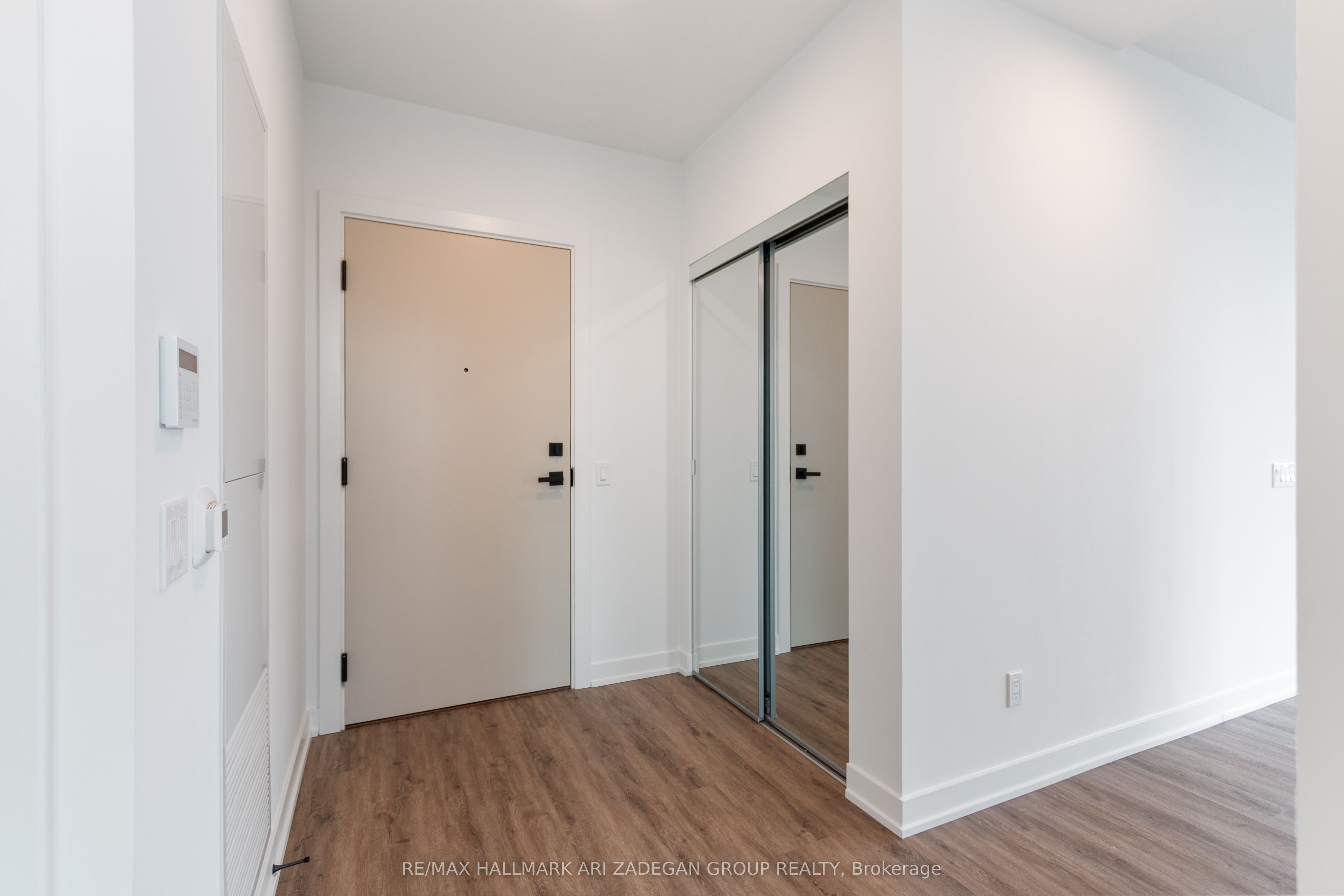 327 King Street W 4706 Property Photo 17