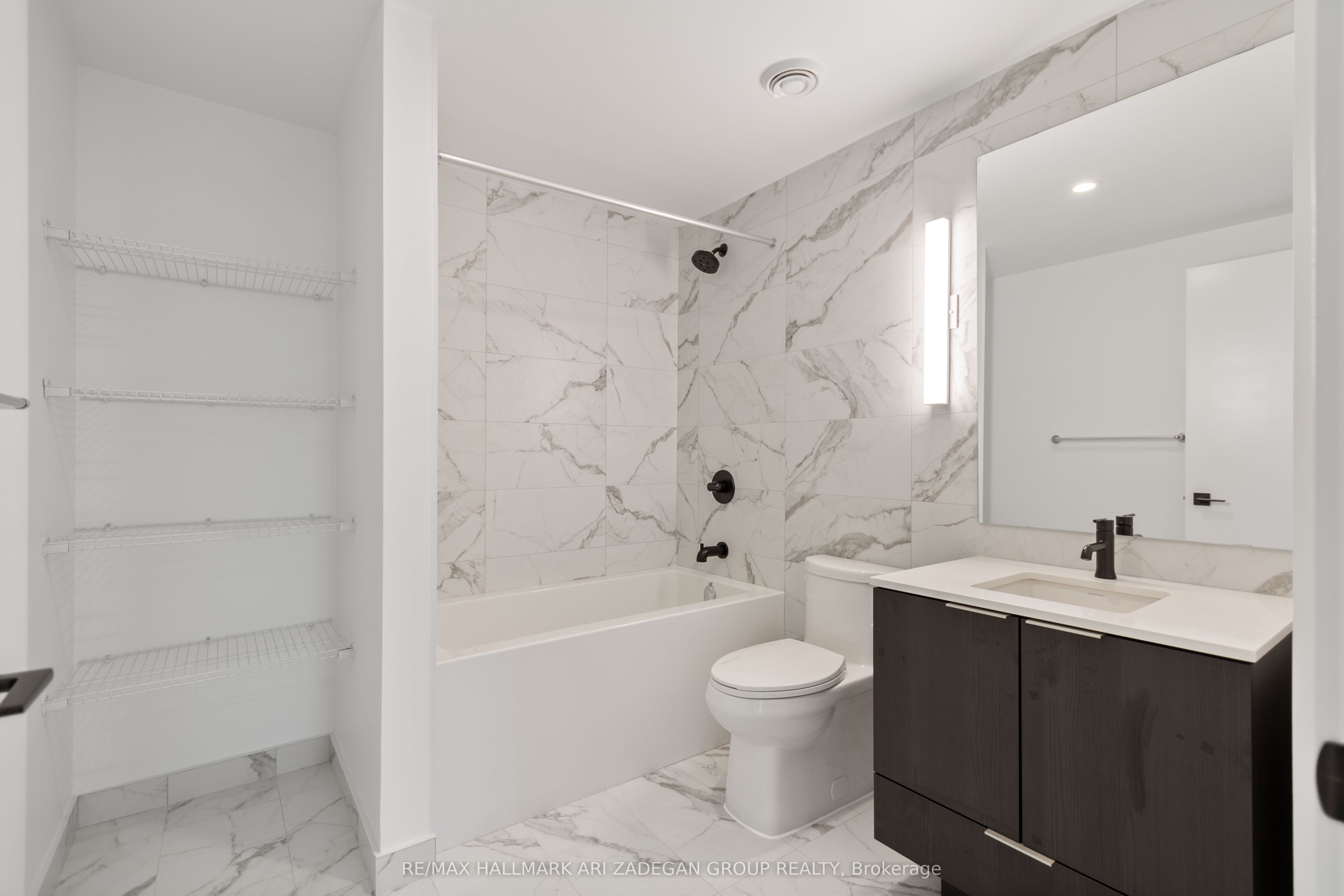 327 King Street W 4706 Property Photo 22
