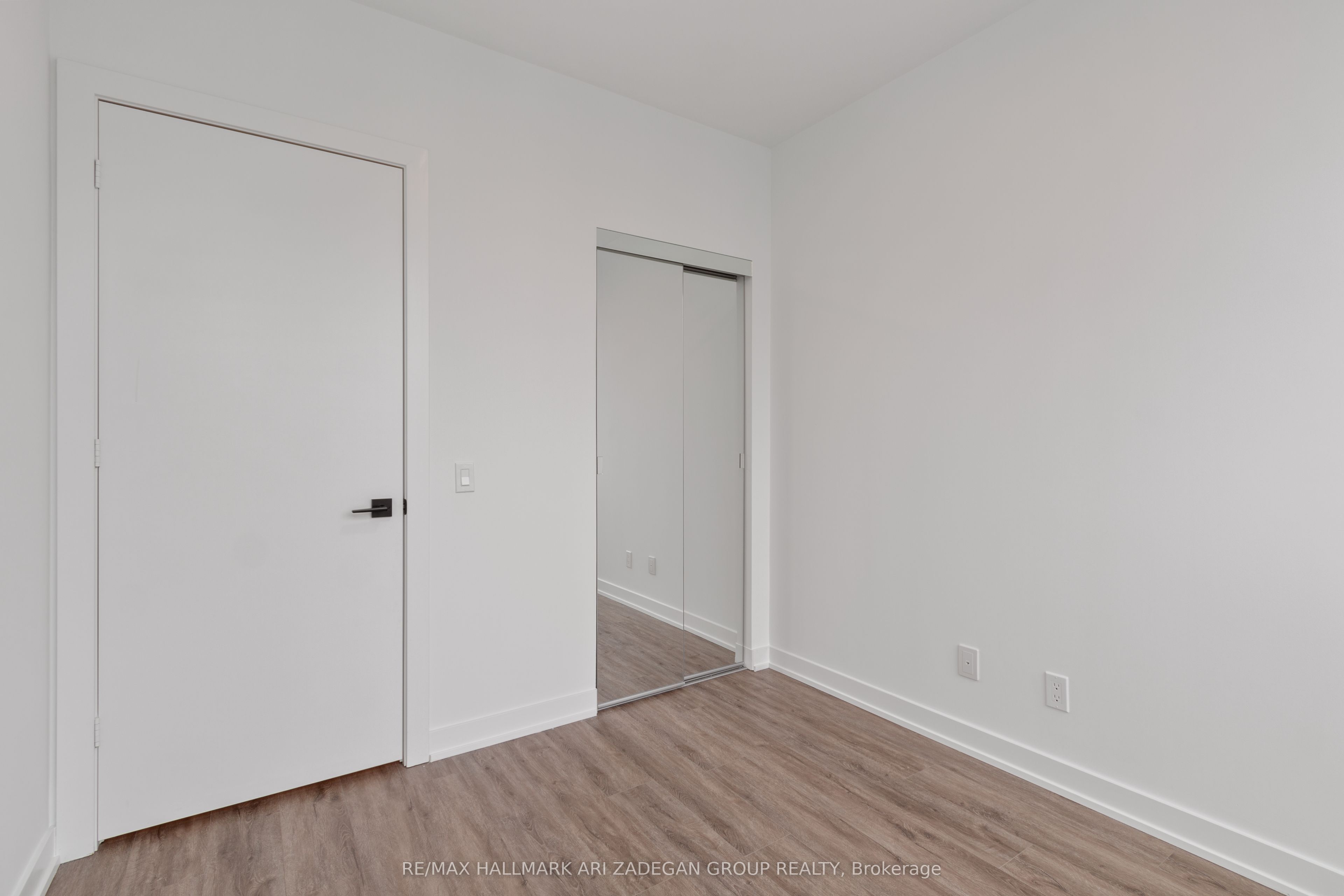 327 King Street W 4706 Property Photo 23