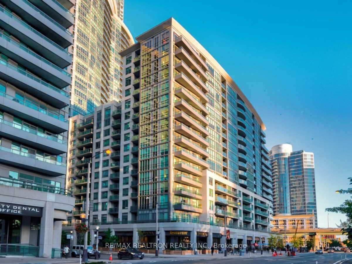 #305 - 25 Lower Simcoe Street Property Photo