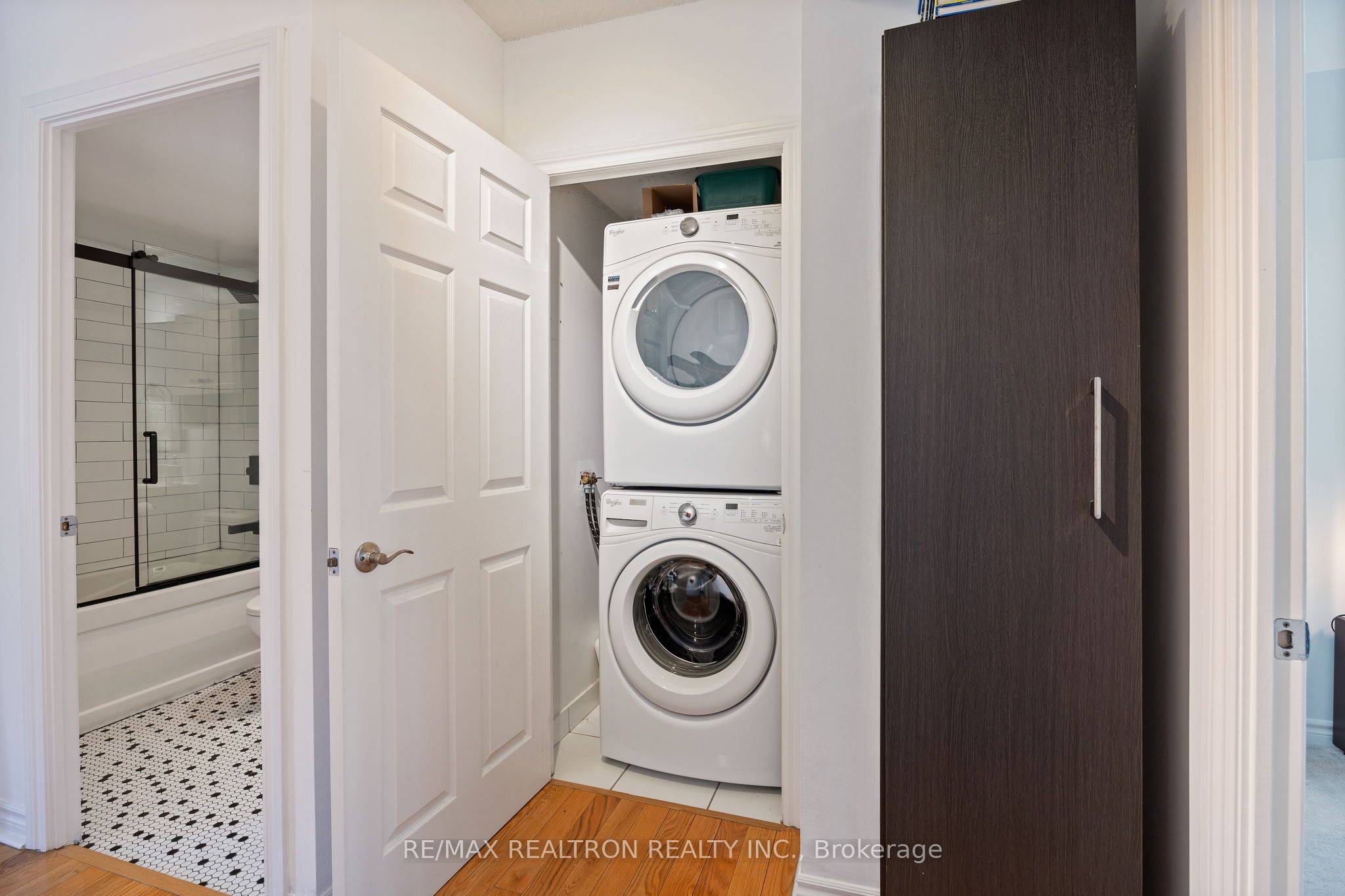 #1105 - 270 Wellington Street Property Photo 13