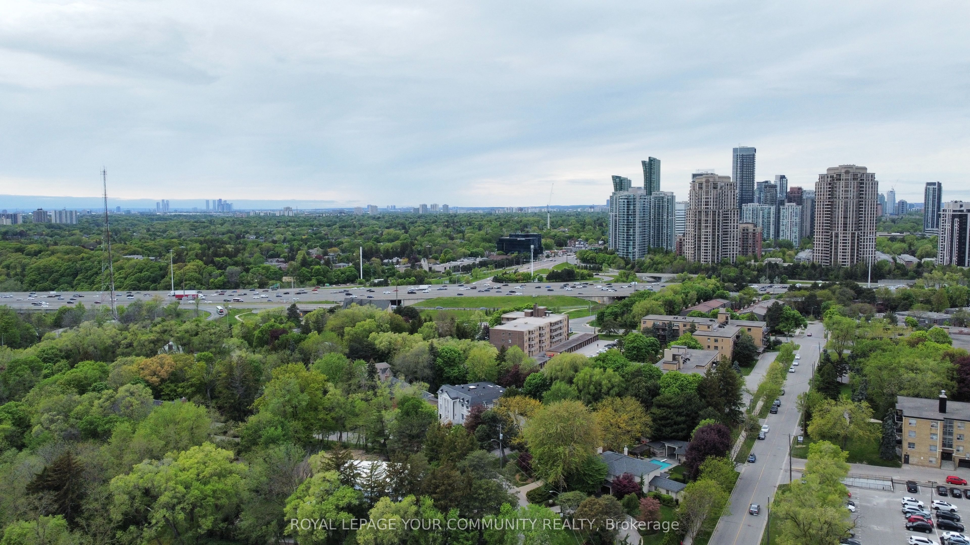 225 Old Yonge Street Property Photo 4