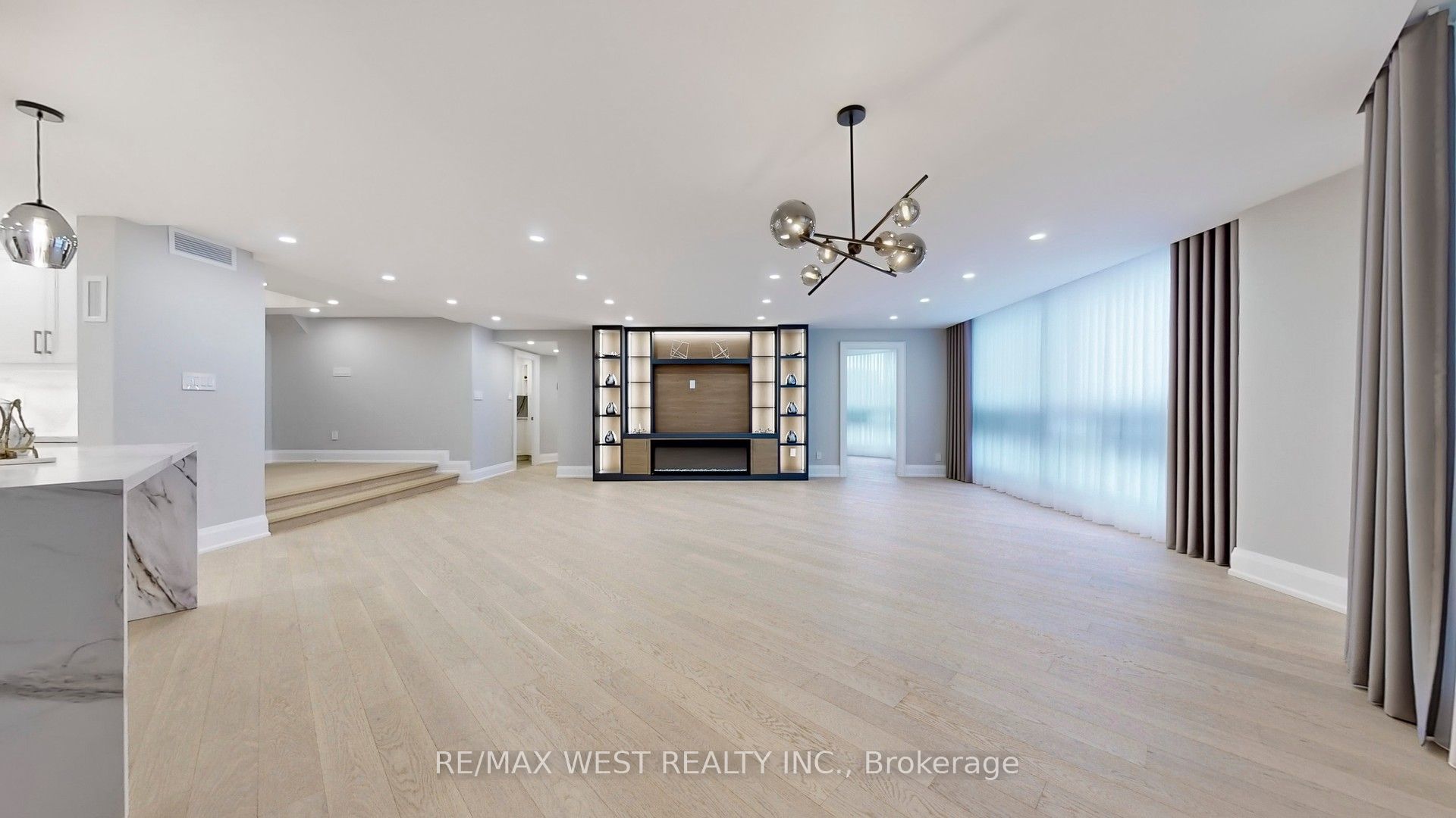 240 Heath Street W 801 Property Photo 6