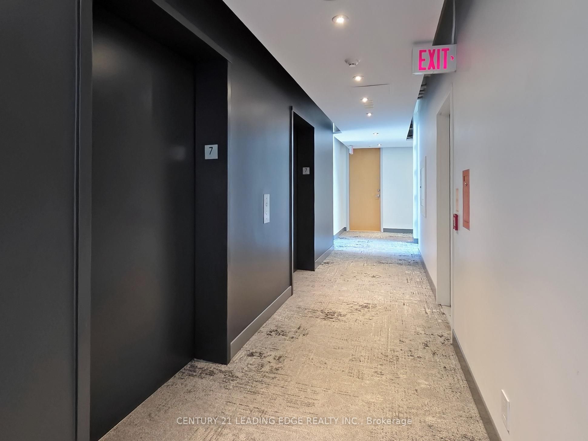#722 - 388 Richmond Street Property Photo 7