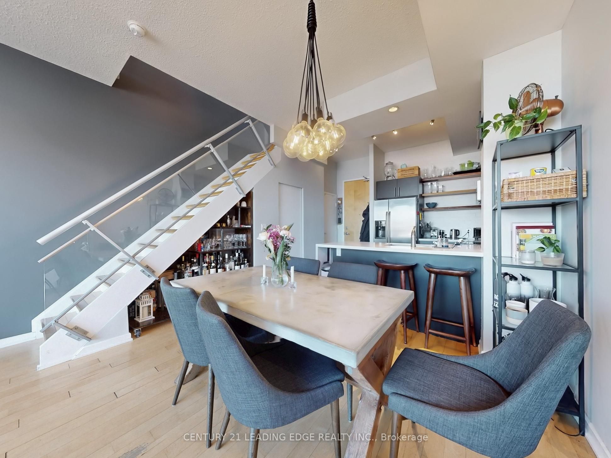 #722 - 388 Richmond Street Property Photo 14