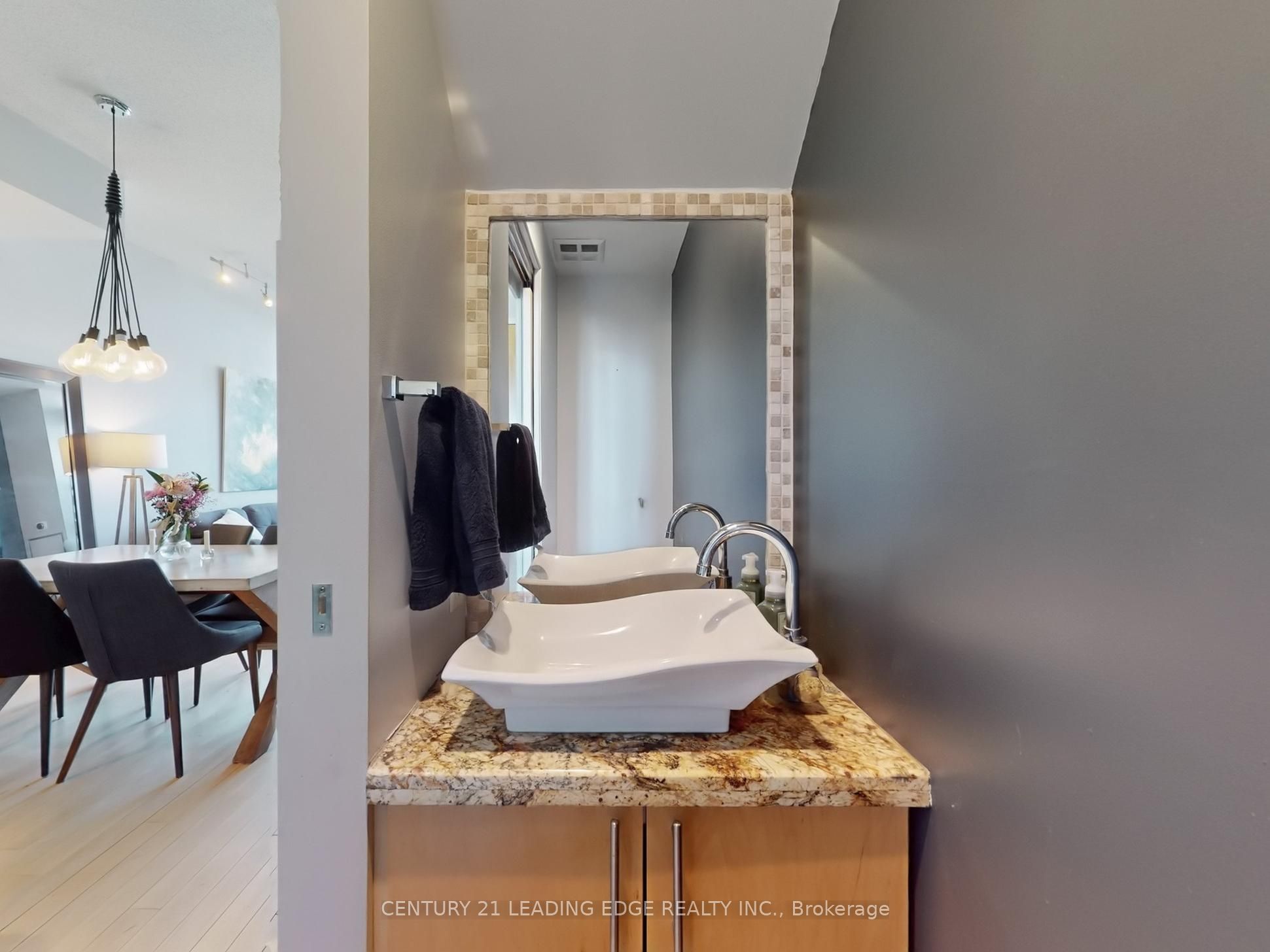 #722 - 388 Richmond Street Property Photo 15
