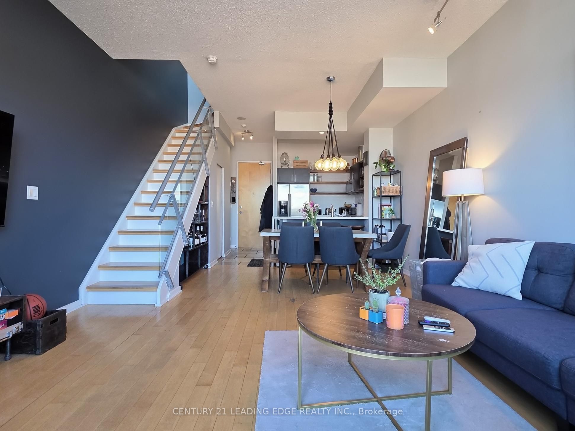 #722 - 388 Richmond Street Property Photo 22