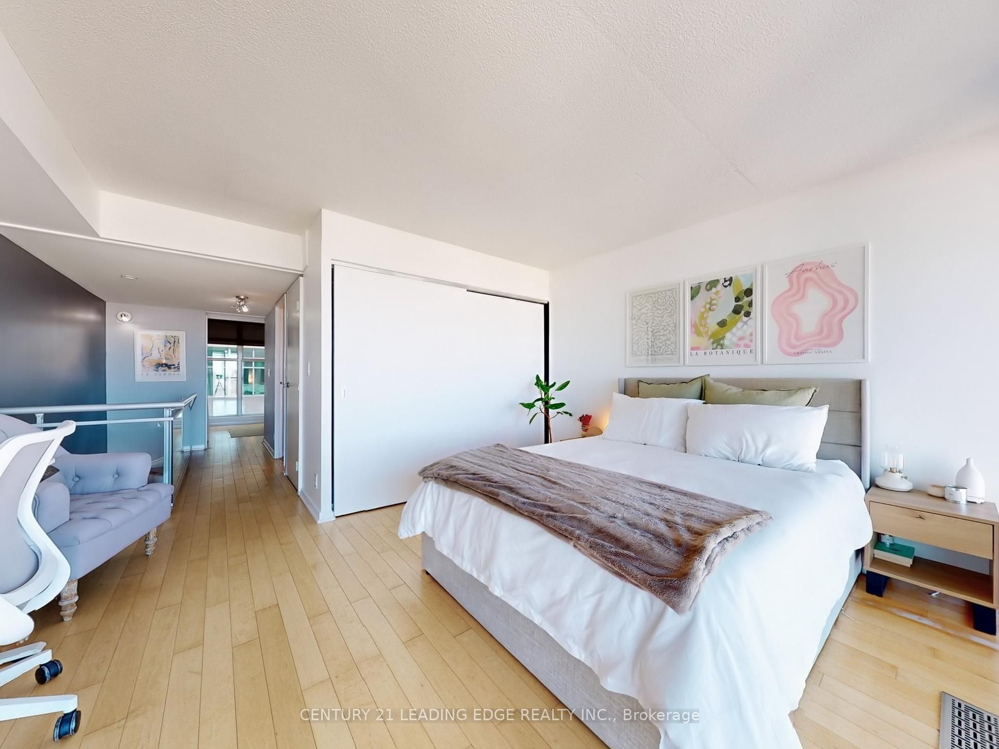 #722 - 388 Richmond Street Property Photo 32