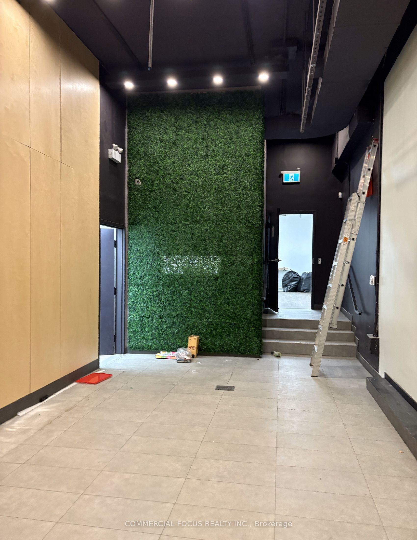 404 Spadina Avenue Property Photo 2