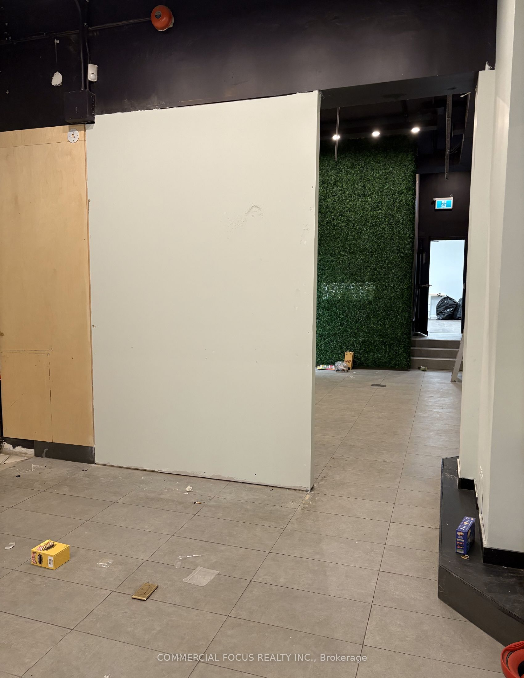 404 Spadina Avenue Property Photo 4