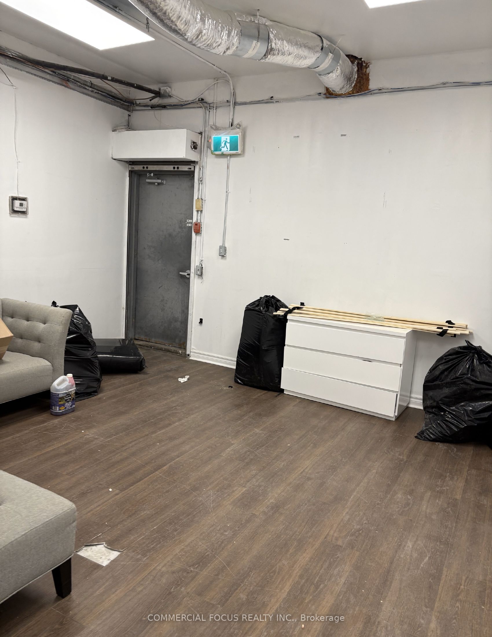 404 Spadina Avenue Property Photo 5