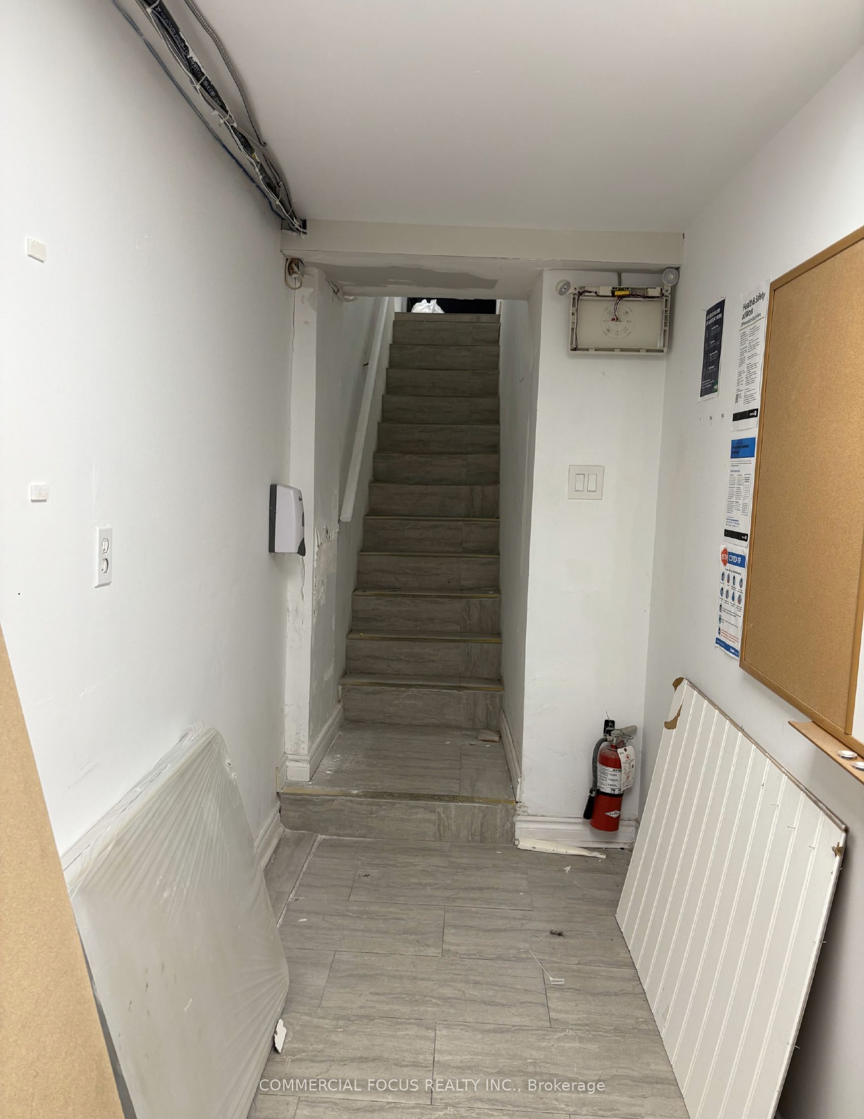 404 Spadina Avenue Property Photo 6