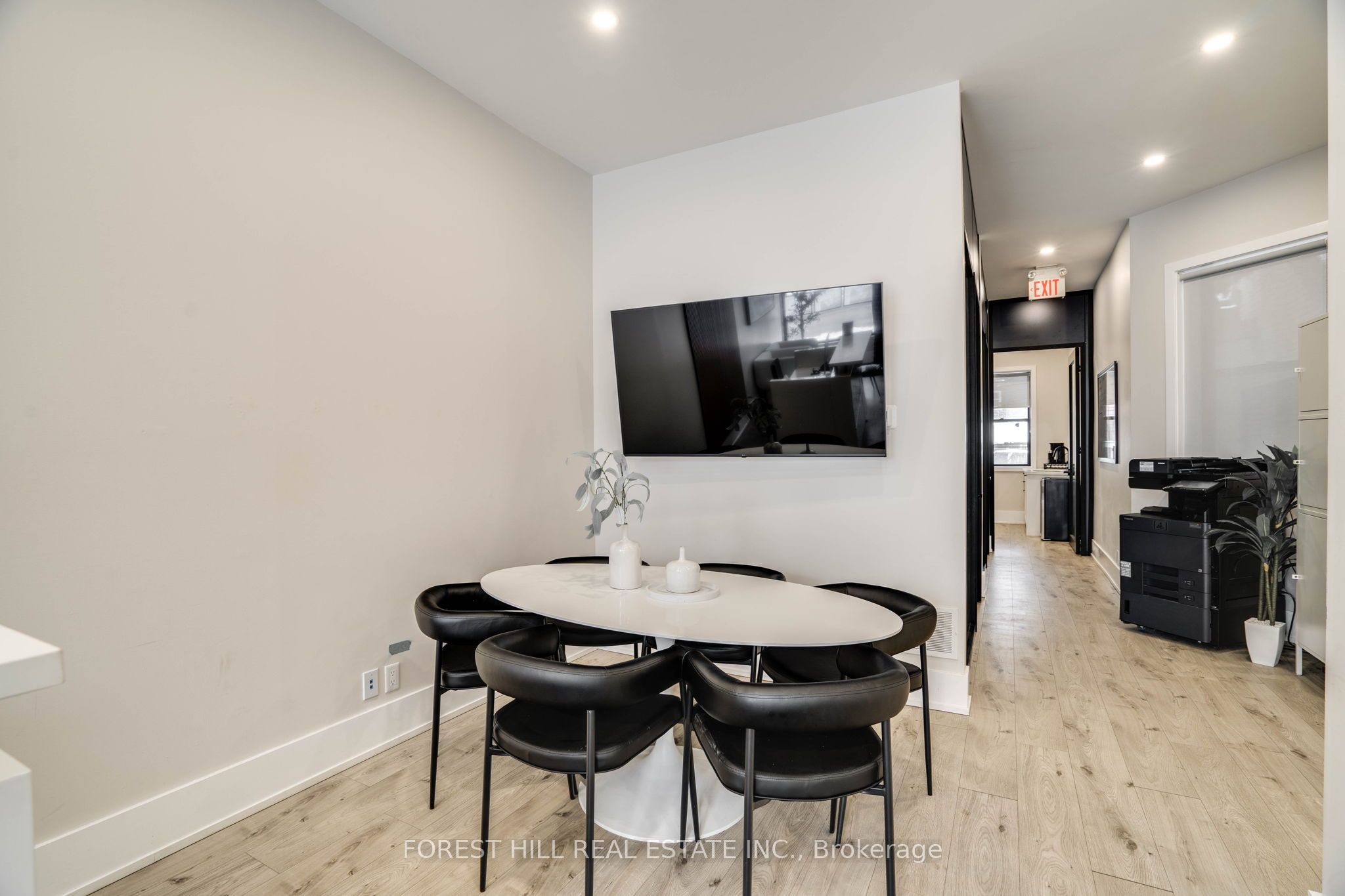 659 St Clair Avenue Property Photo 8
