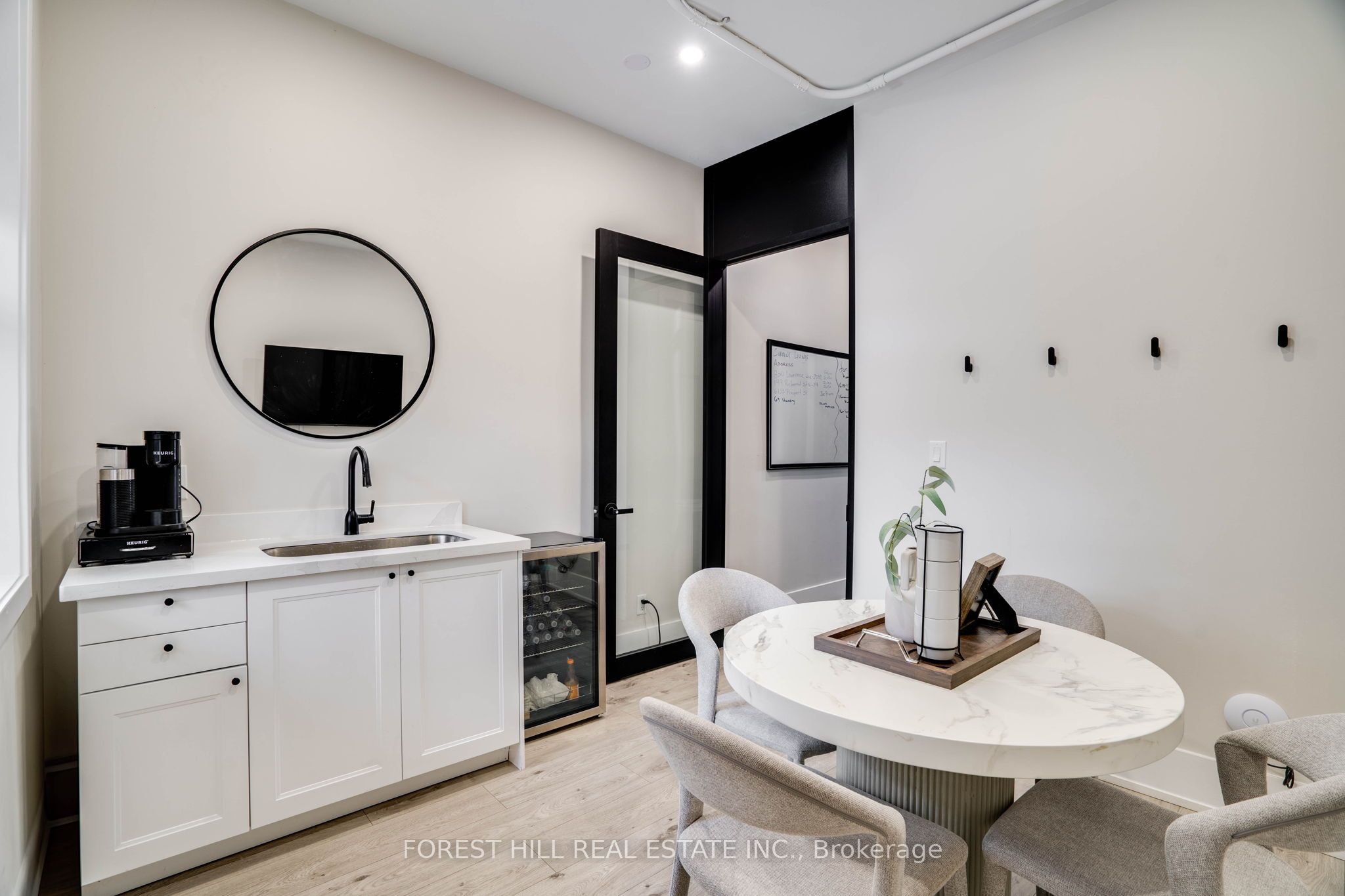 659 St Clair Avenue Property Photo 10