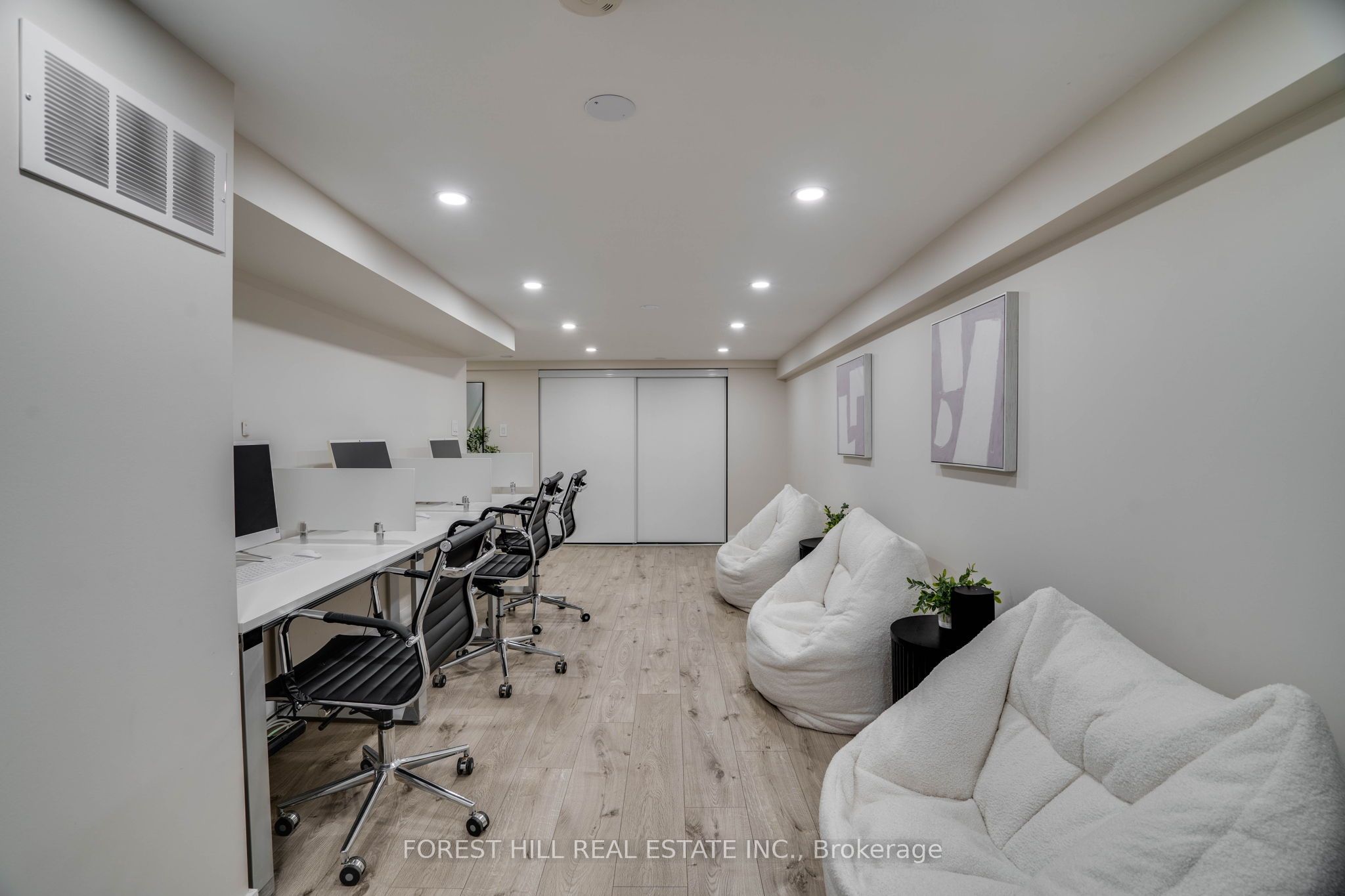 659 St Clair Avenue Property Photo 17