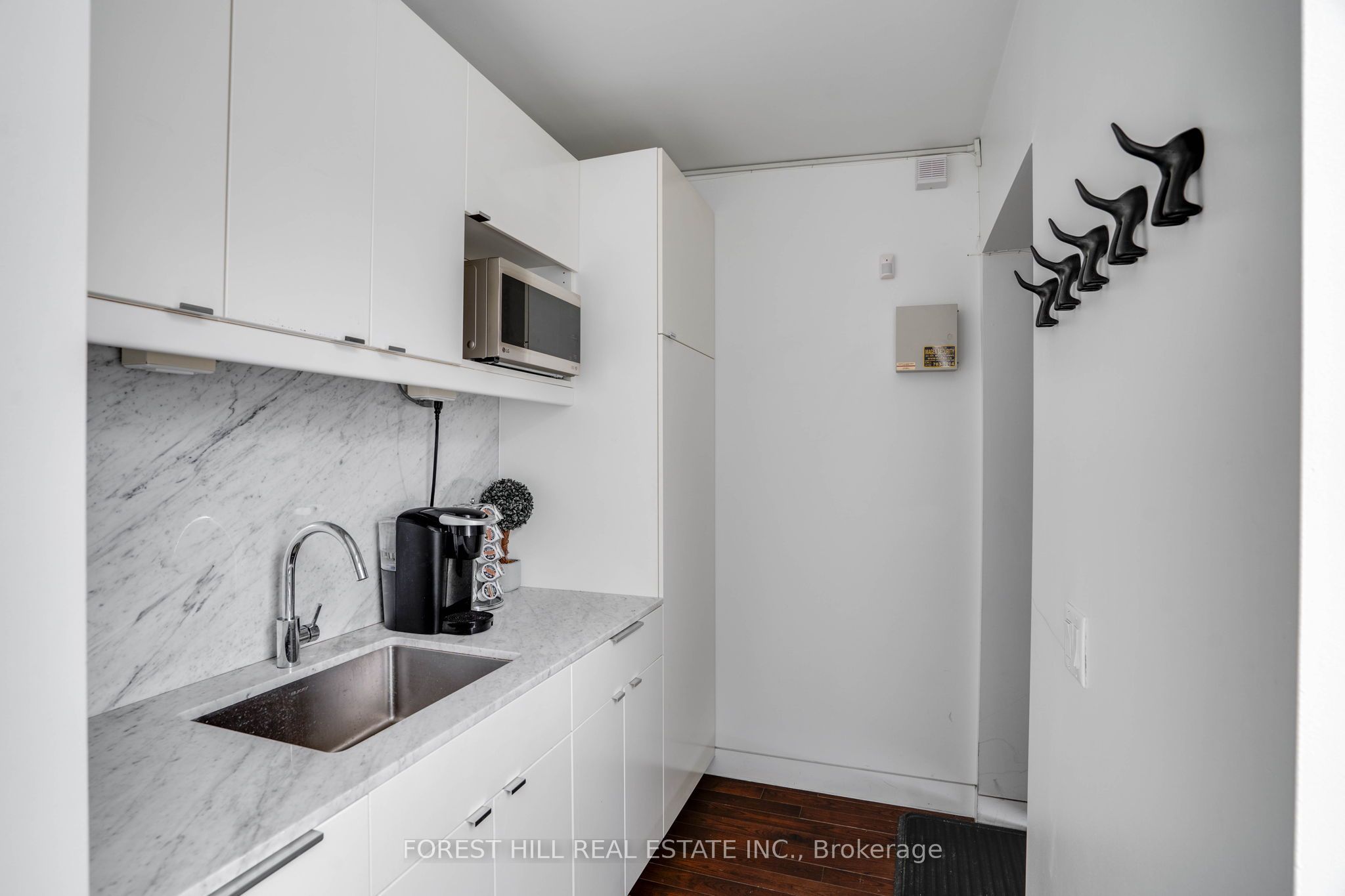 659 St Clair Avenue Property Photo 32