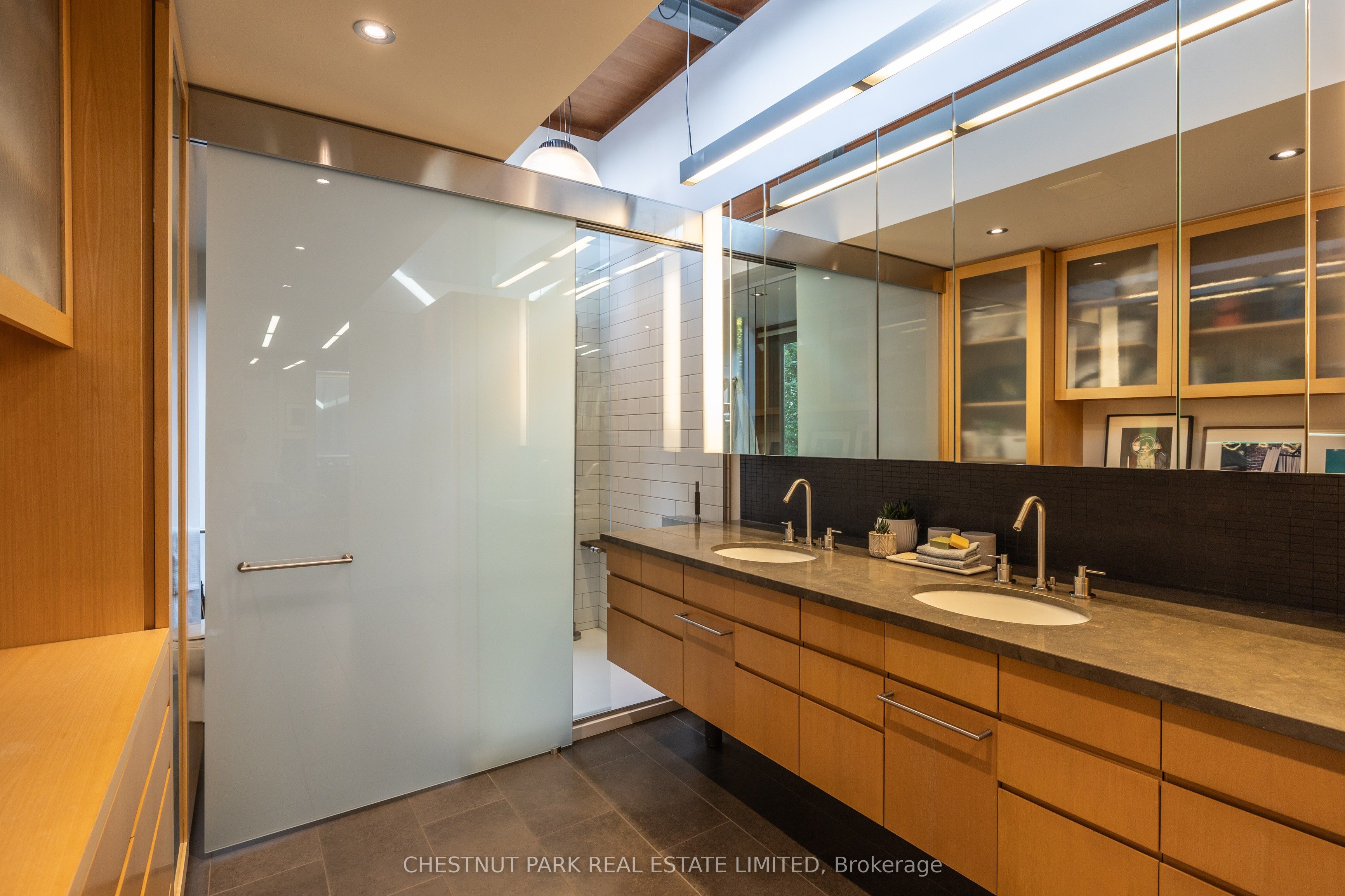 87 Highland Crescent Property Photo 22