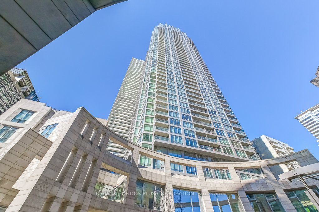 2191 Yonge Street 3010 Property Photo 2