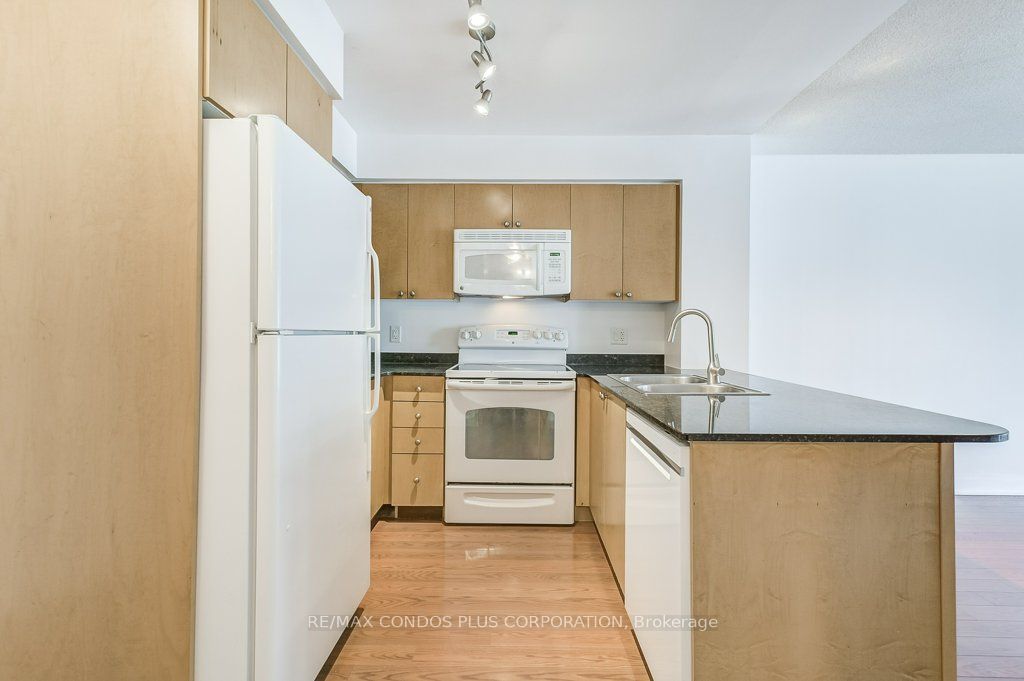 2191 Yonge Street 3010 Property Photo 8