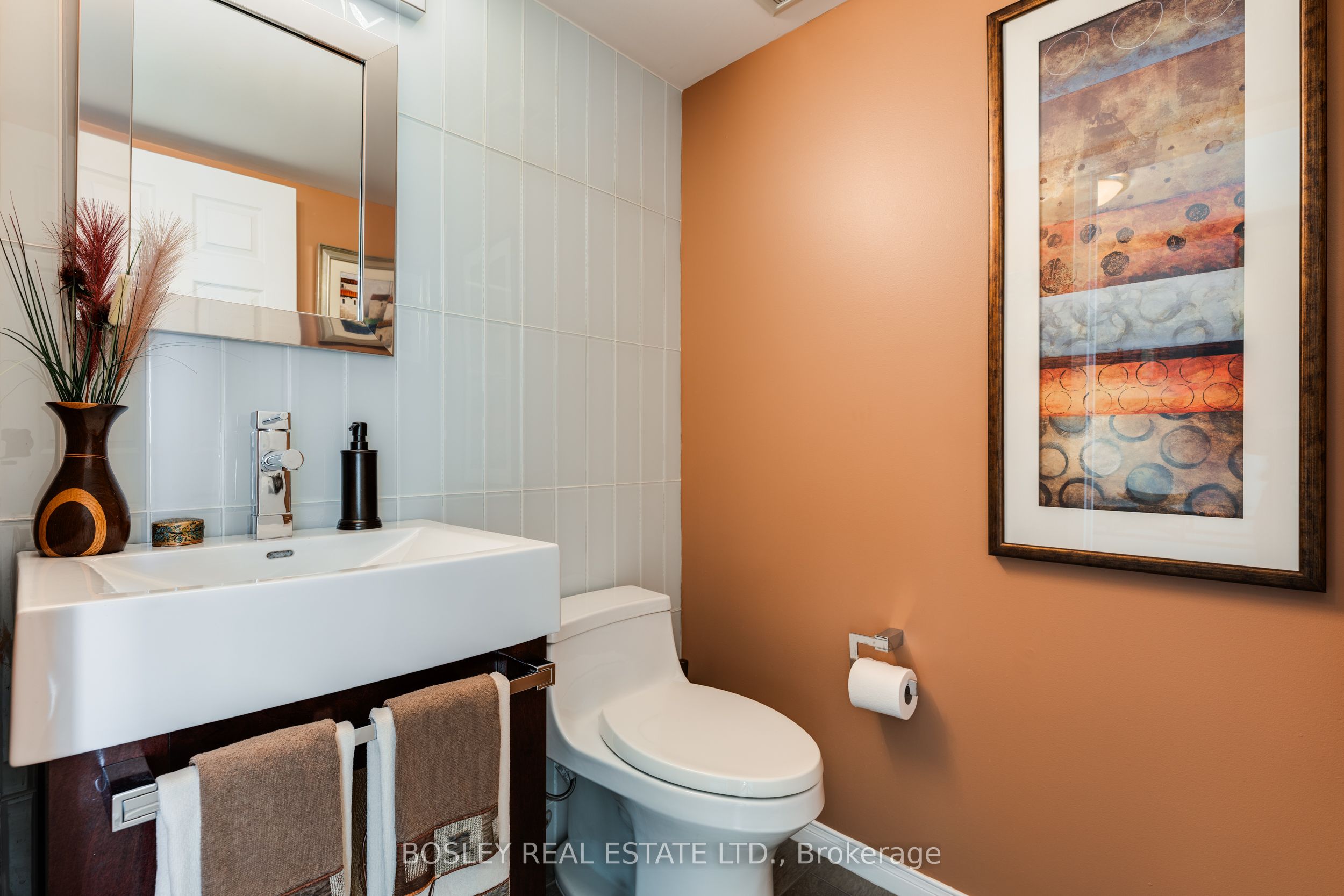 10 Queens Quay W 2006 Property Photo 12