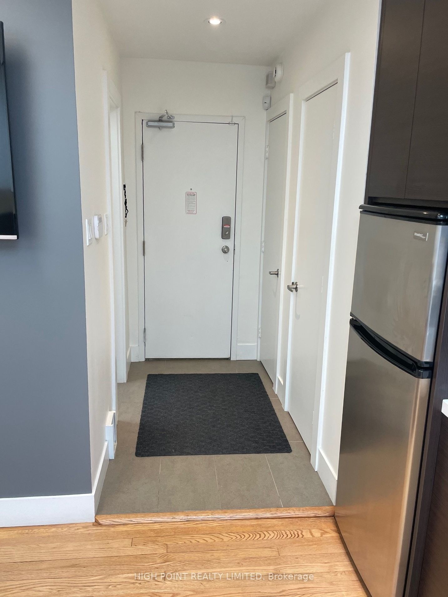 #202 - 510 Eglinton Avenue Property Photo 3