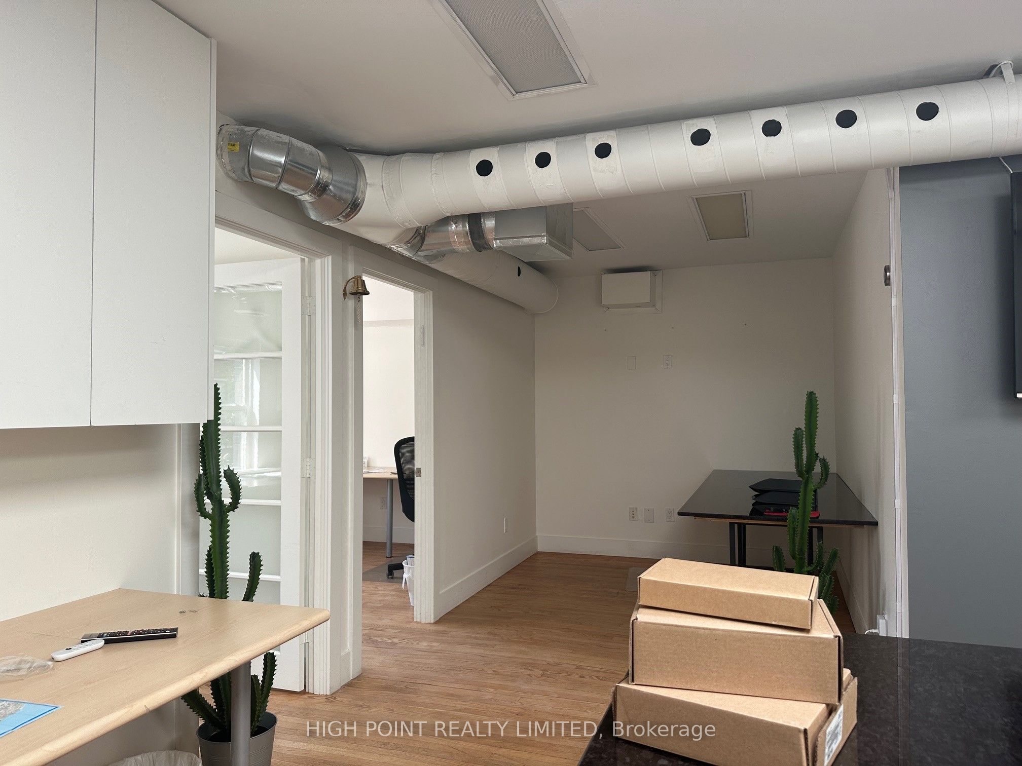 #202 - 510 Eglinton Avenue Property Photo 11