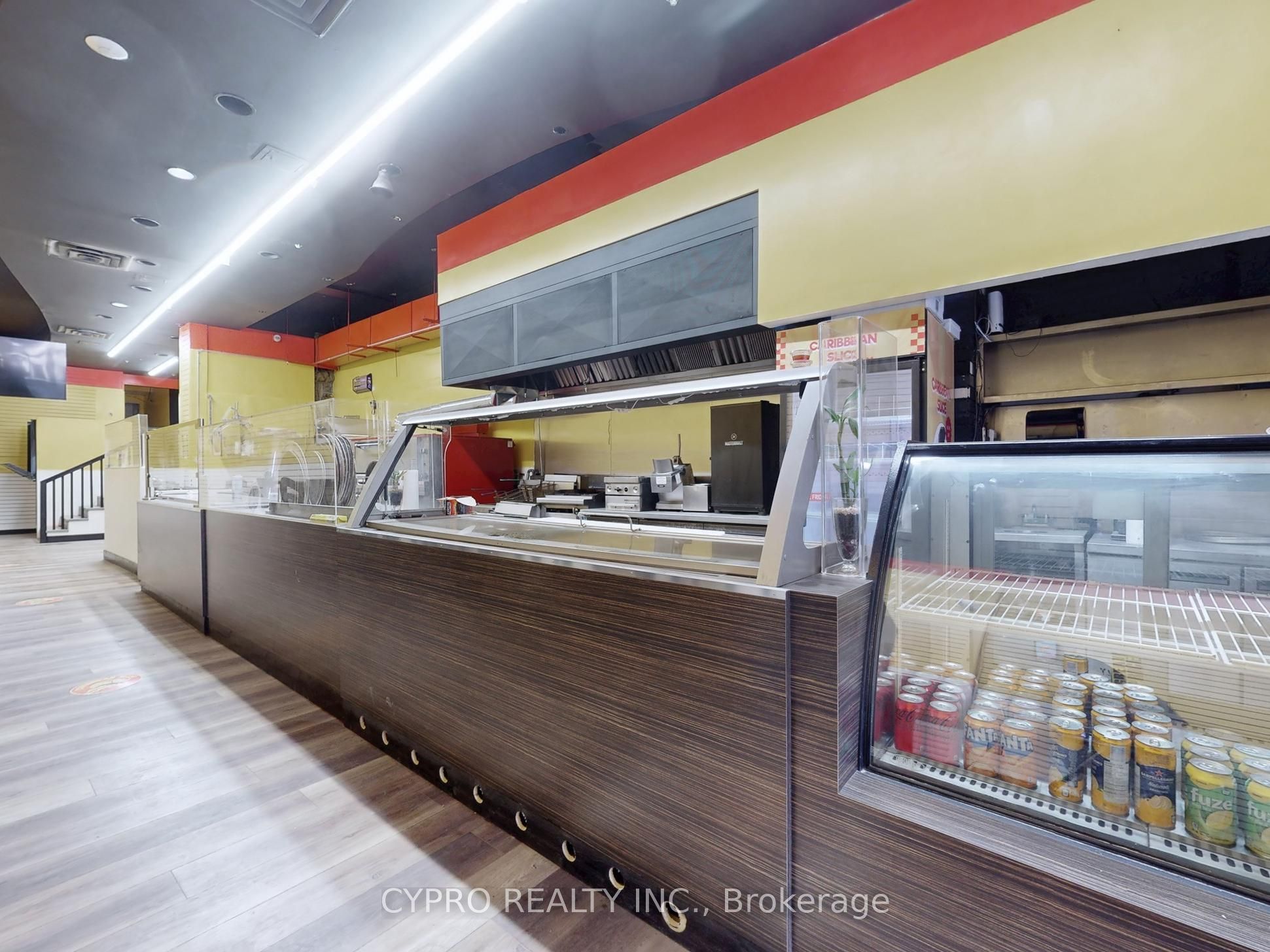 230 Queen Street W Property Photo 4