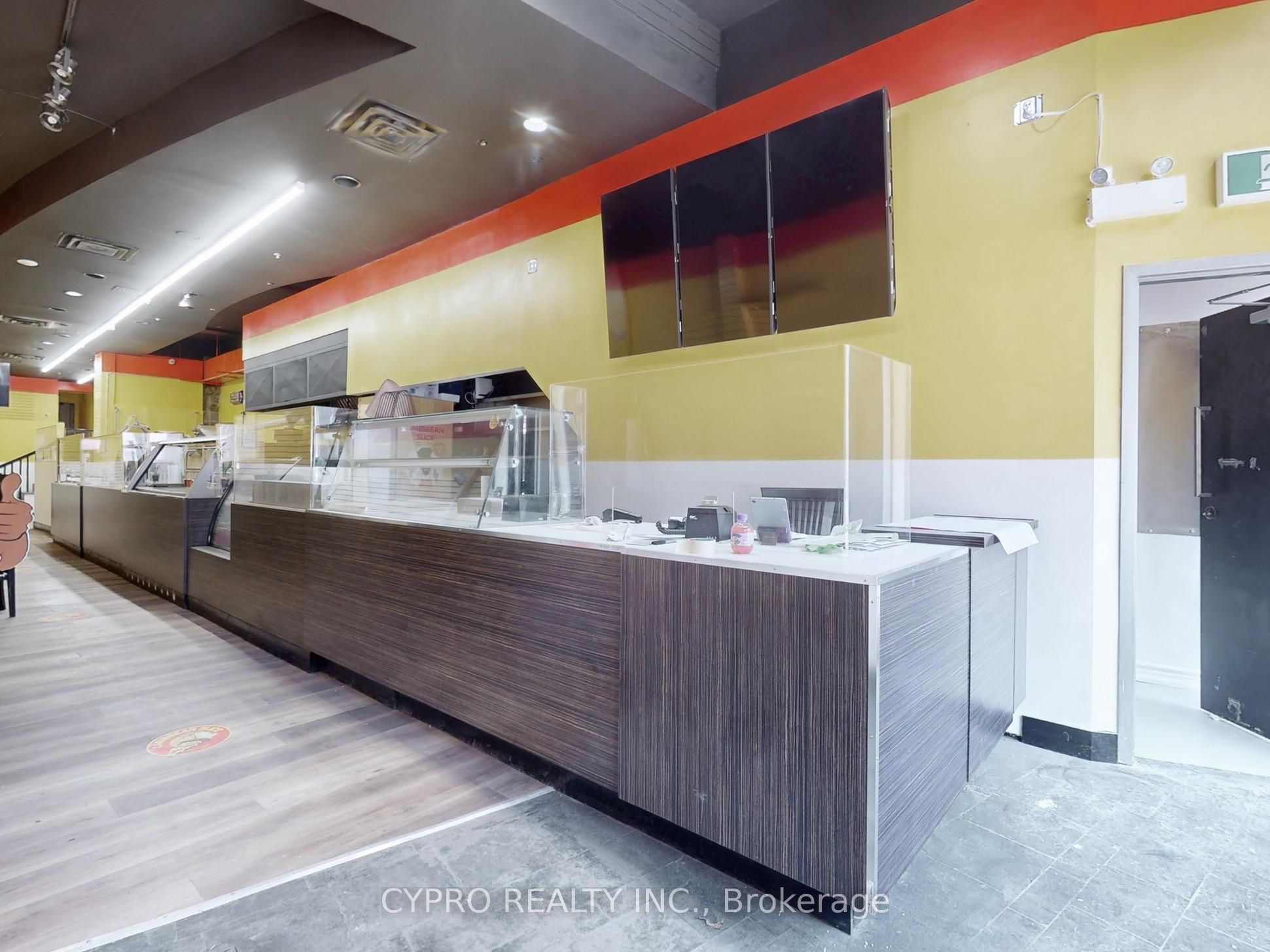 230 Queen Street W Property Photo 5