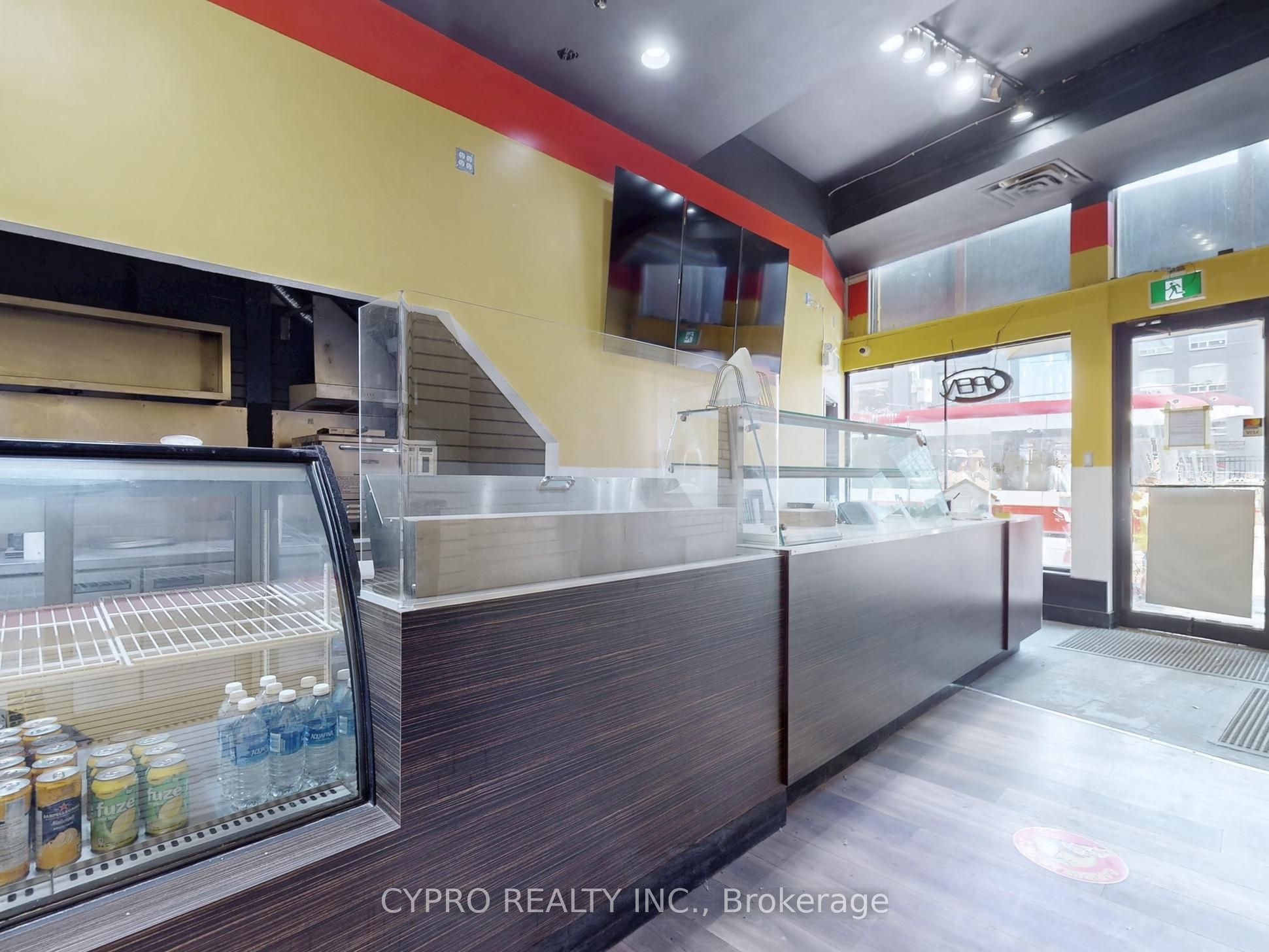 230 Queen Street W Property Photo 7