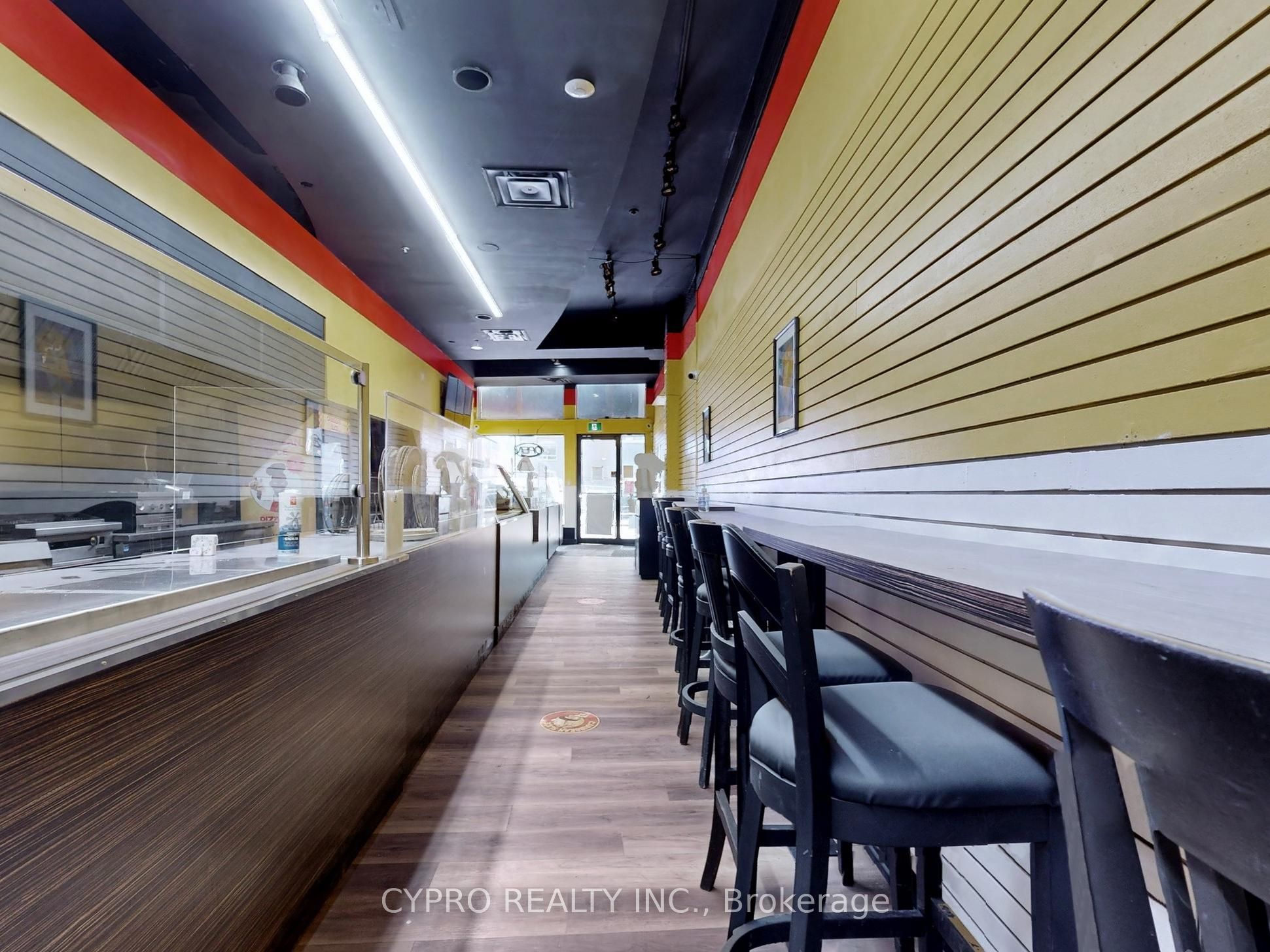 230 Queen Street W Property Photo 9