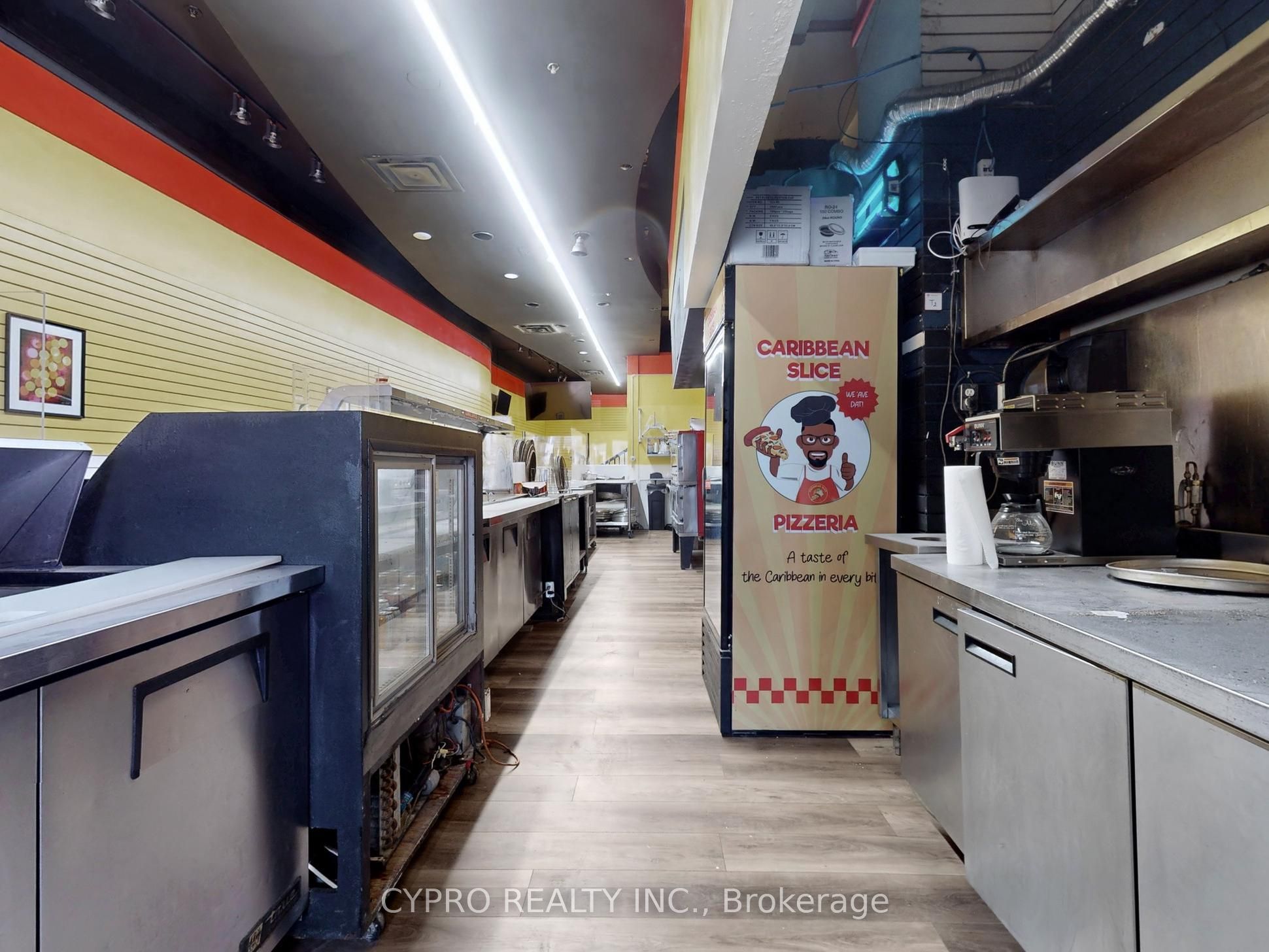 230 Queen Street W Property Photo 12