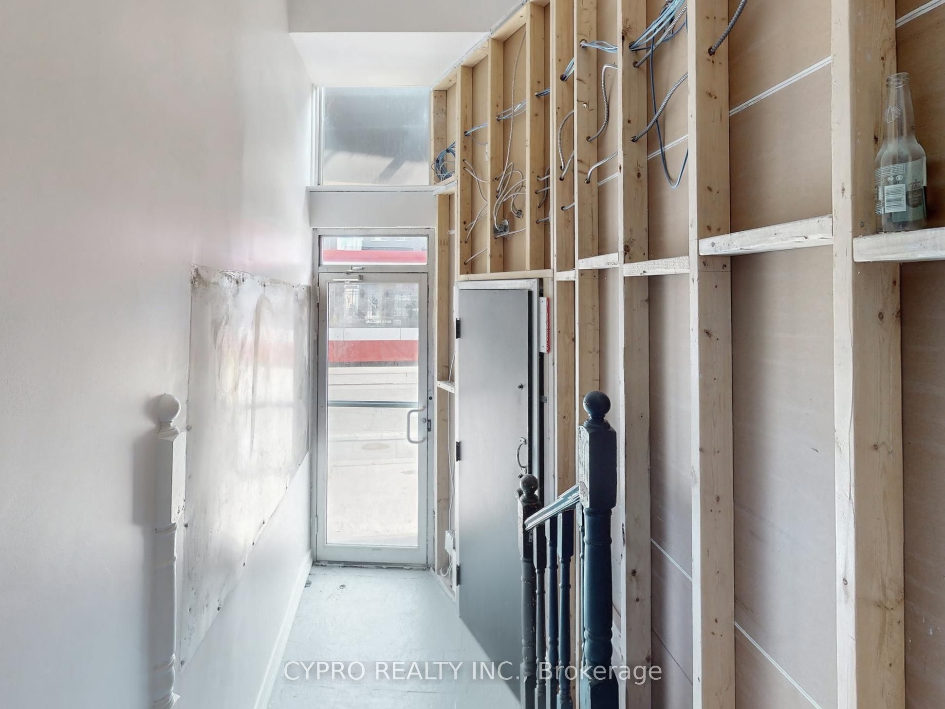 230 Queen Street W Property Photo 26