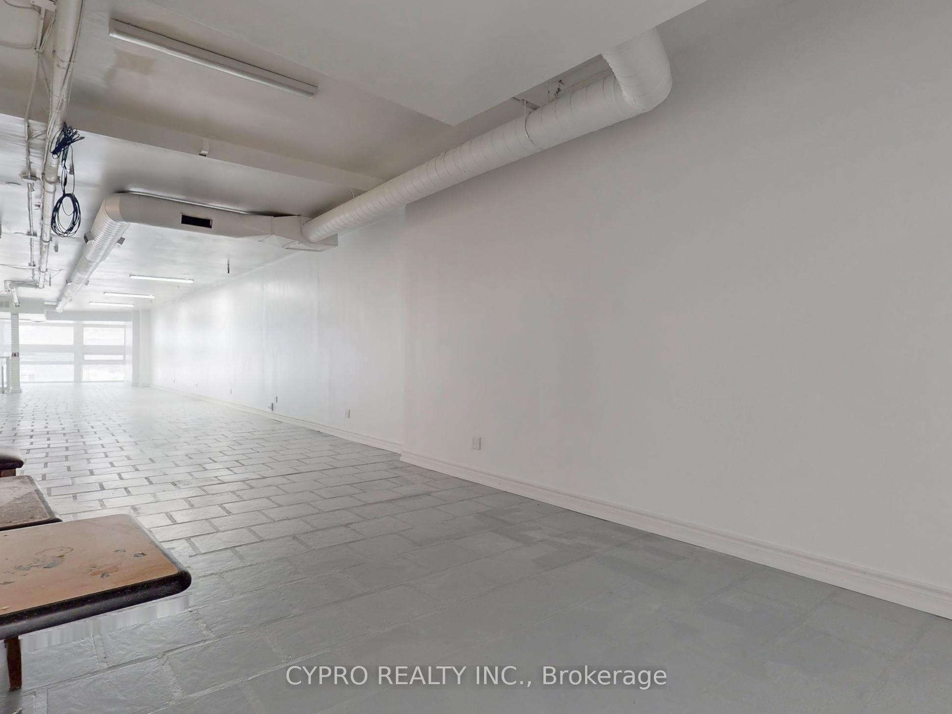 230 Queen Street W Property Photo 29