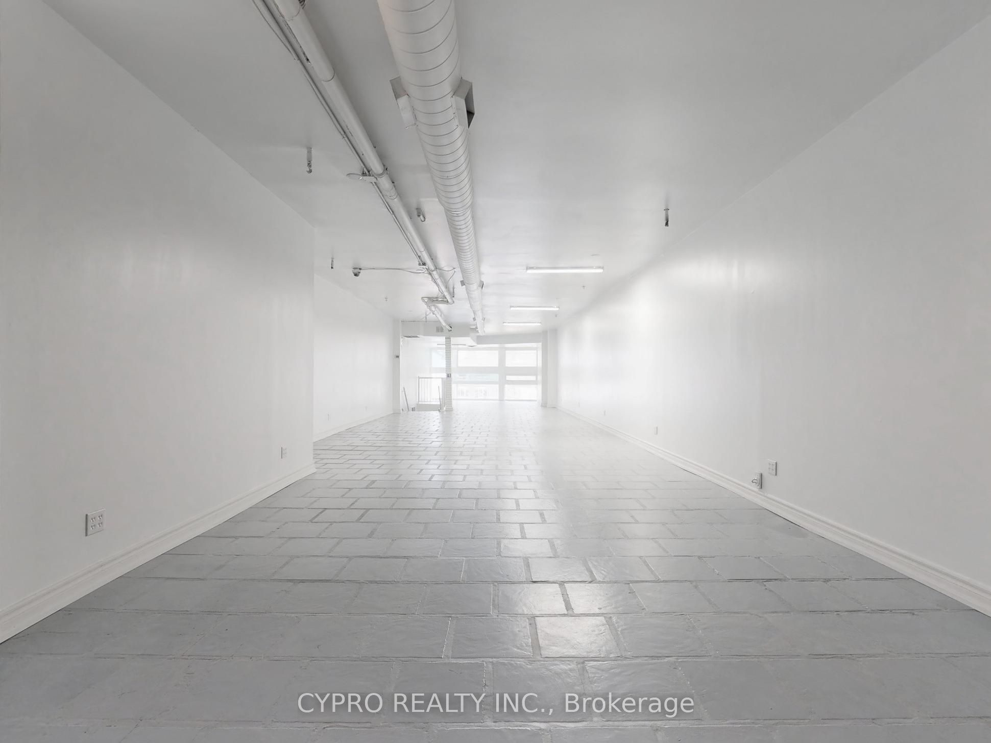 230 Queen Street W Property Photo 30