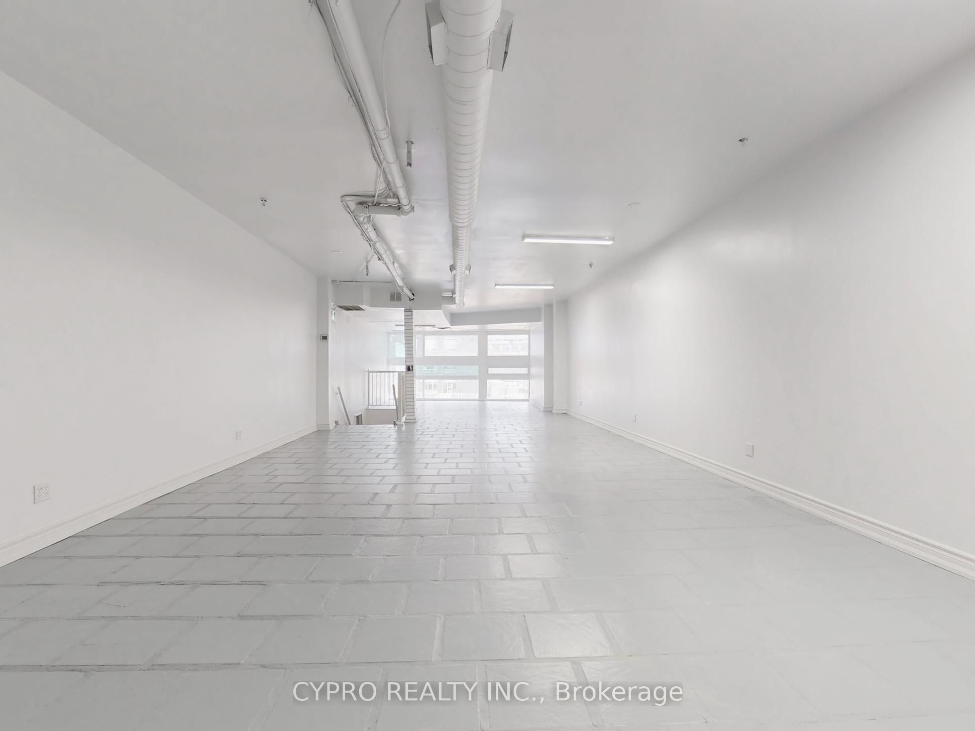 230 Queen Street W Property Photo 32