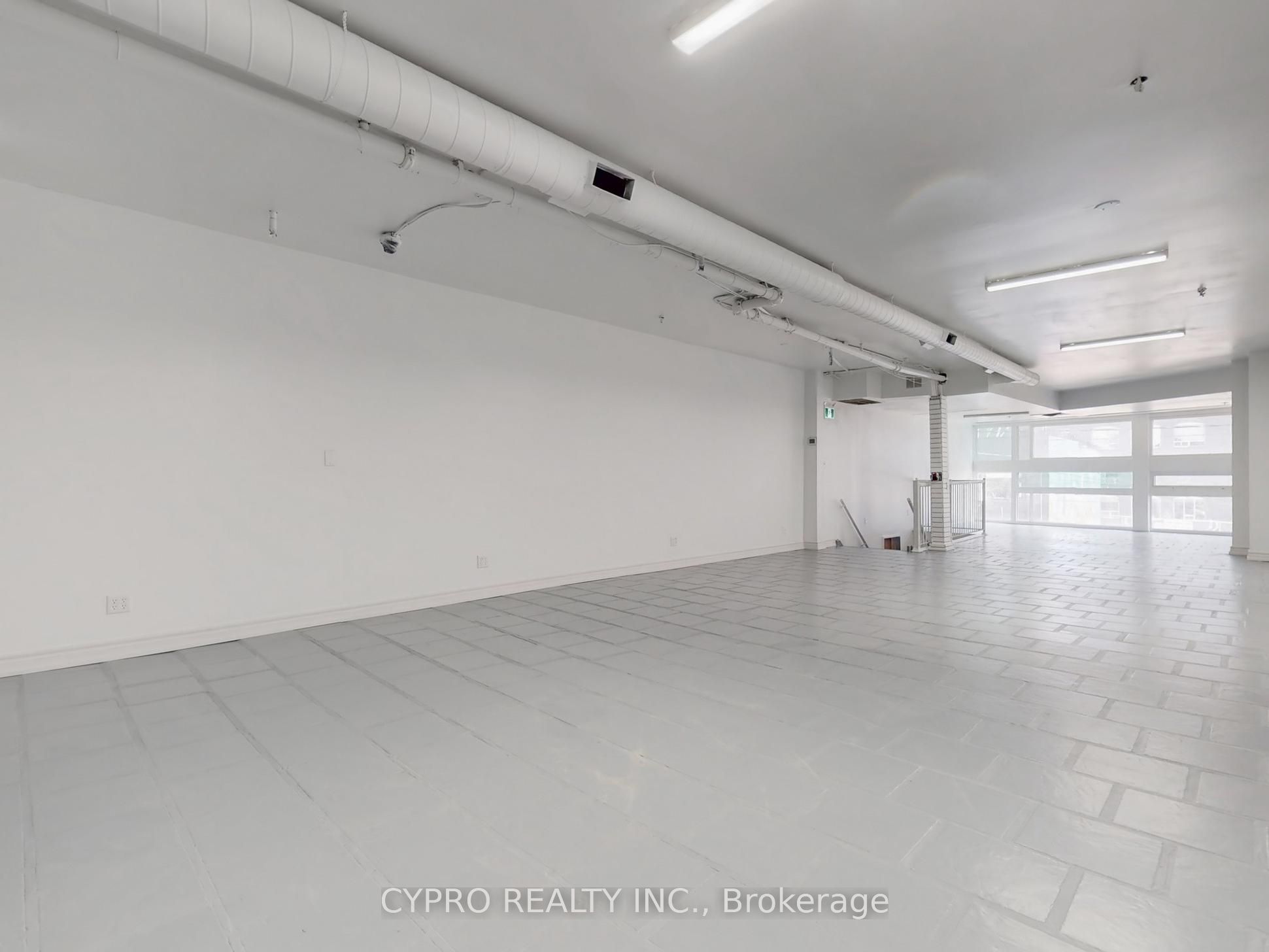 230 Queen Street W Property Photo 33