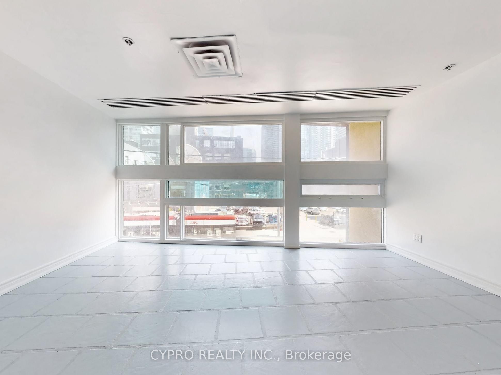 230 Queen Street W Property Photo 34