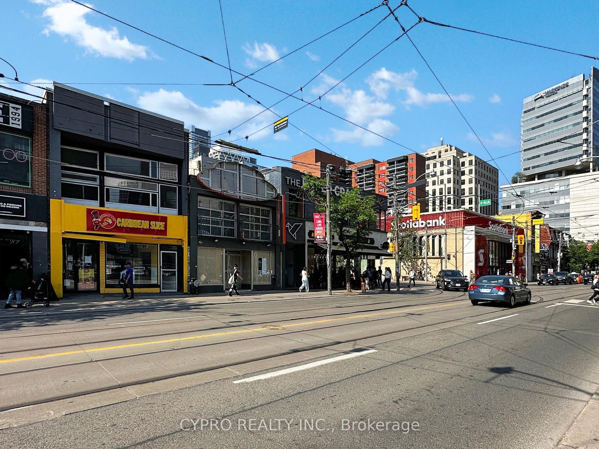 230 Queen Street W Property Photo 44