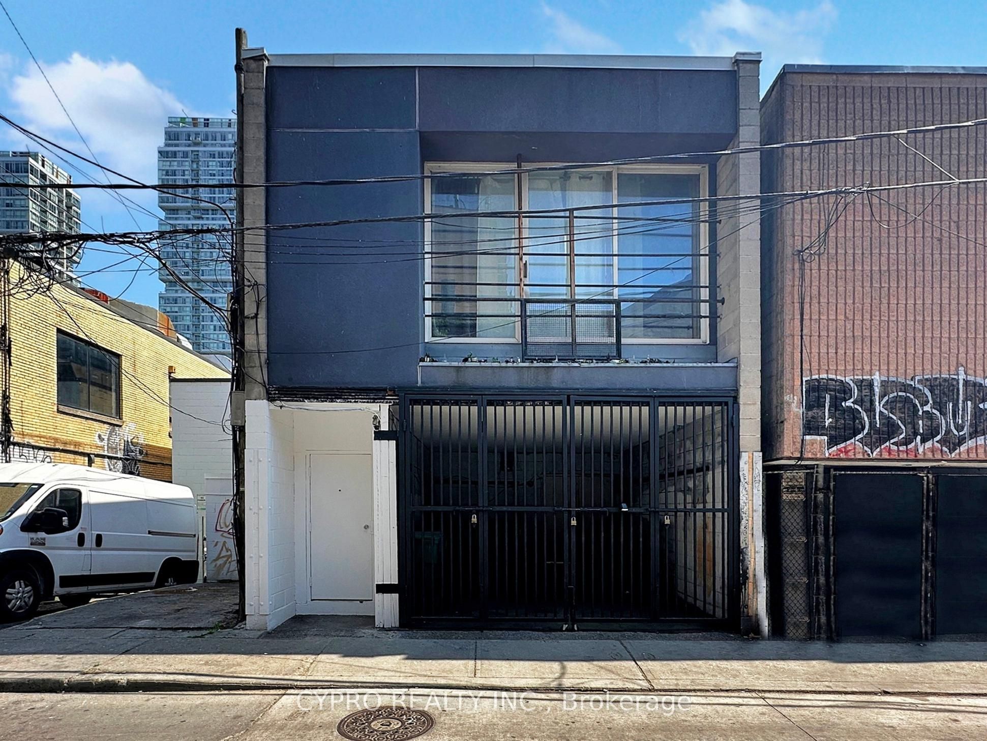 230 Queen Street W Property Photo 46