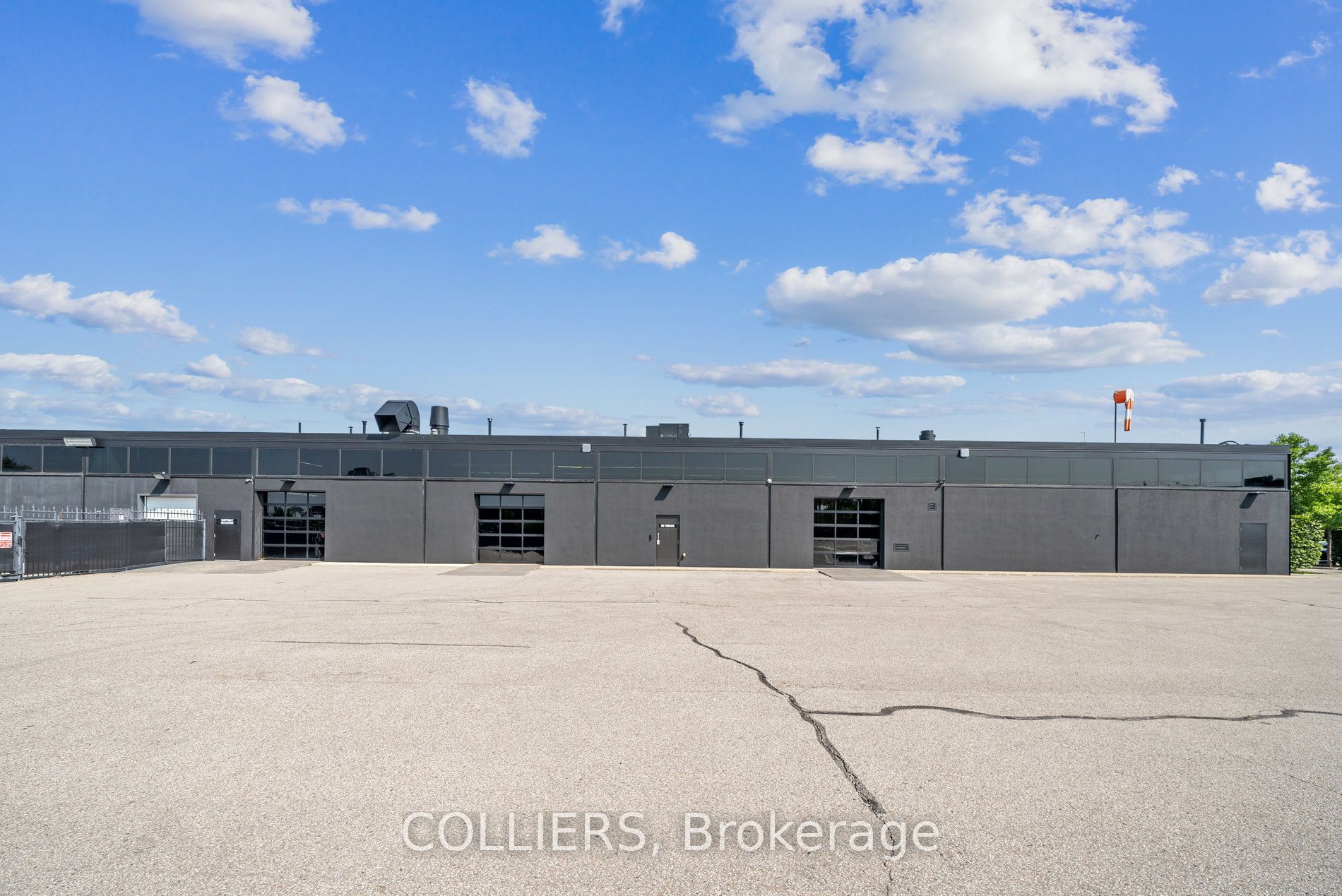 1325 Lawrence Avenue Property Photo 11