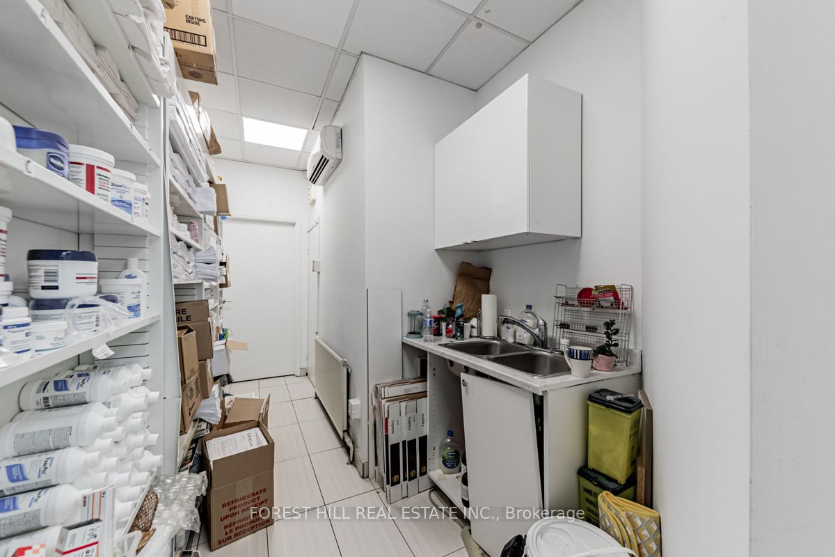 1398 Yonge Street Property Photo 7