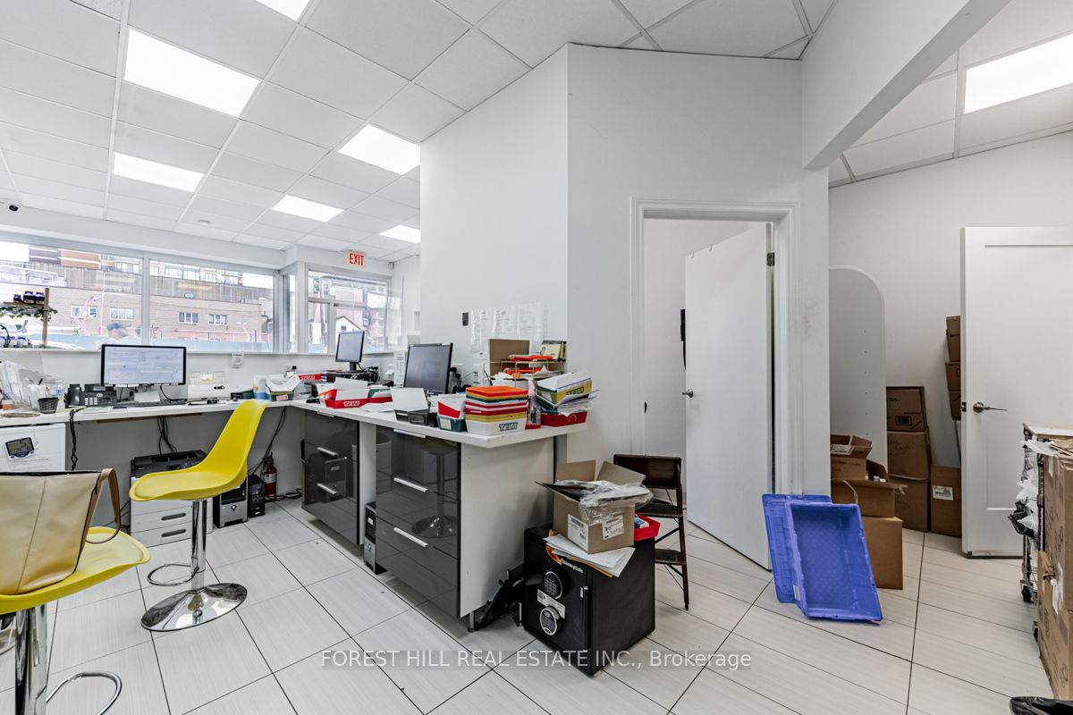 1398 Yonge Street Property Photo 10