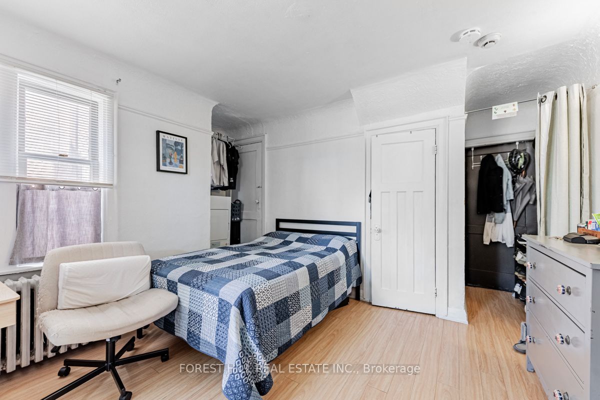 1398 Yonge Street Property Photo 14