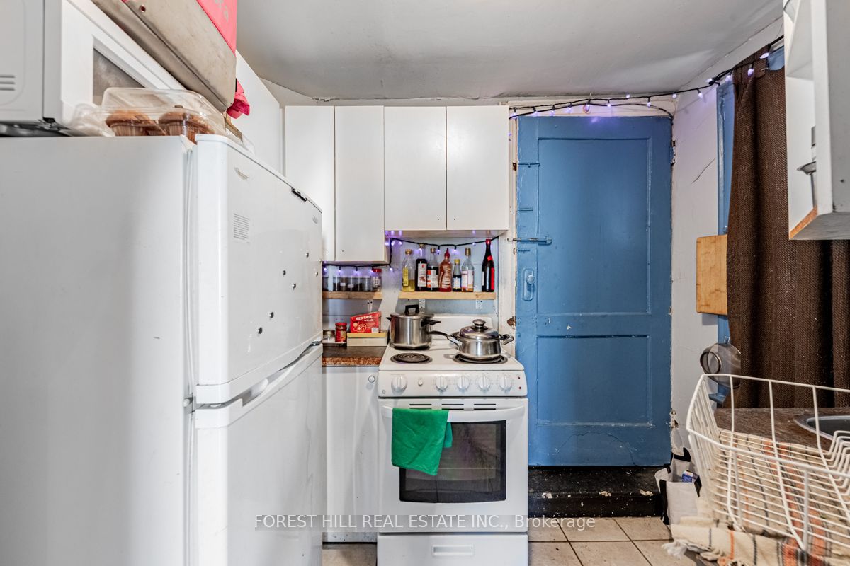 1398 Yonge Street Property Photo 21