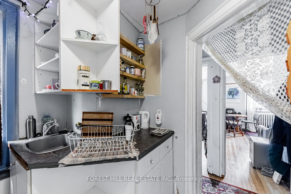 1398 Yonge Street Property Photo 22