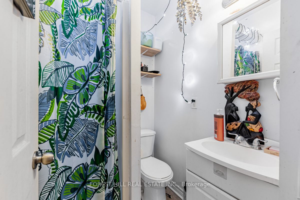 1398 Yonge Street Property Photo 26